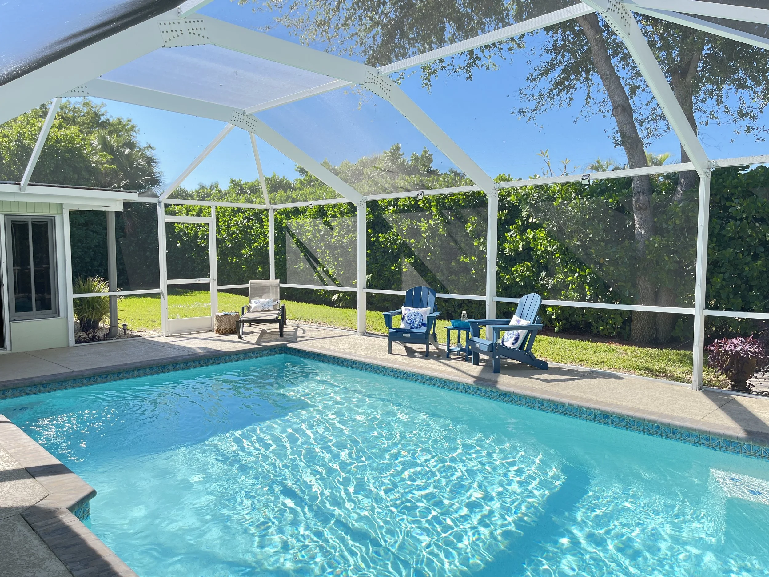 Large Cozy Oasis 3BR/2BA + Sunroom