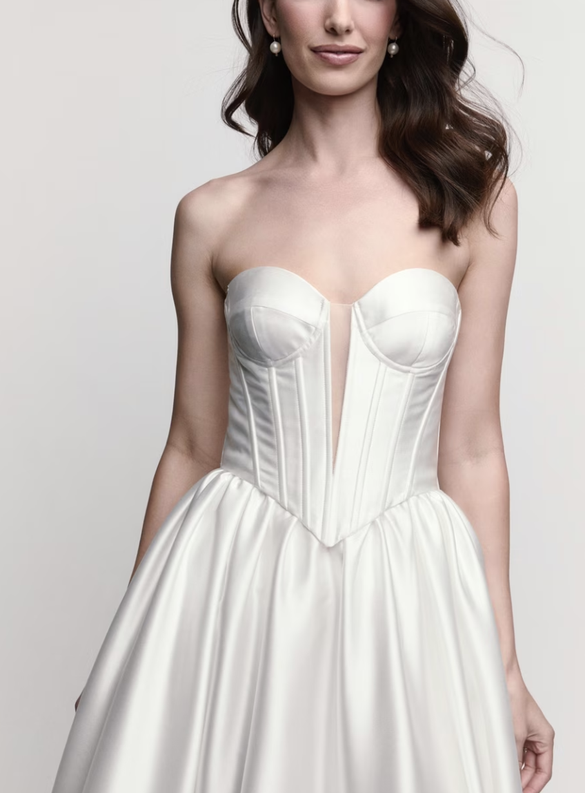 What Is a Bridal Trunk Show (And Why You Should Book During One)? 