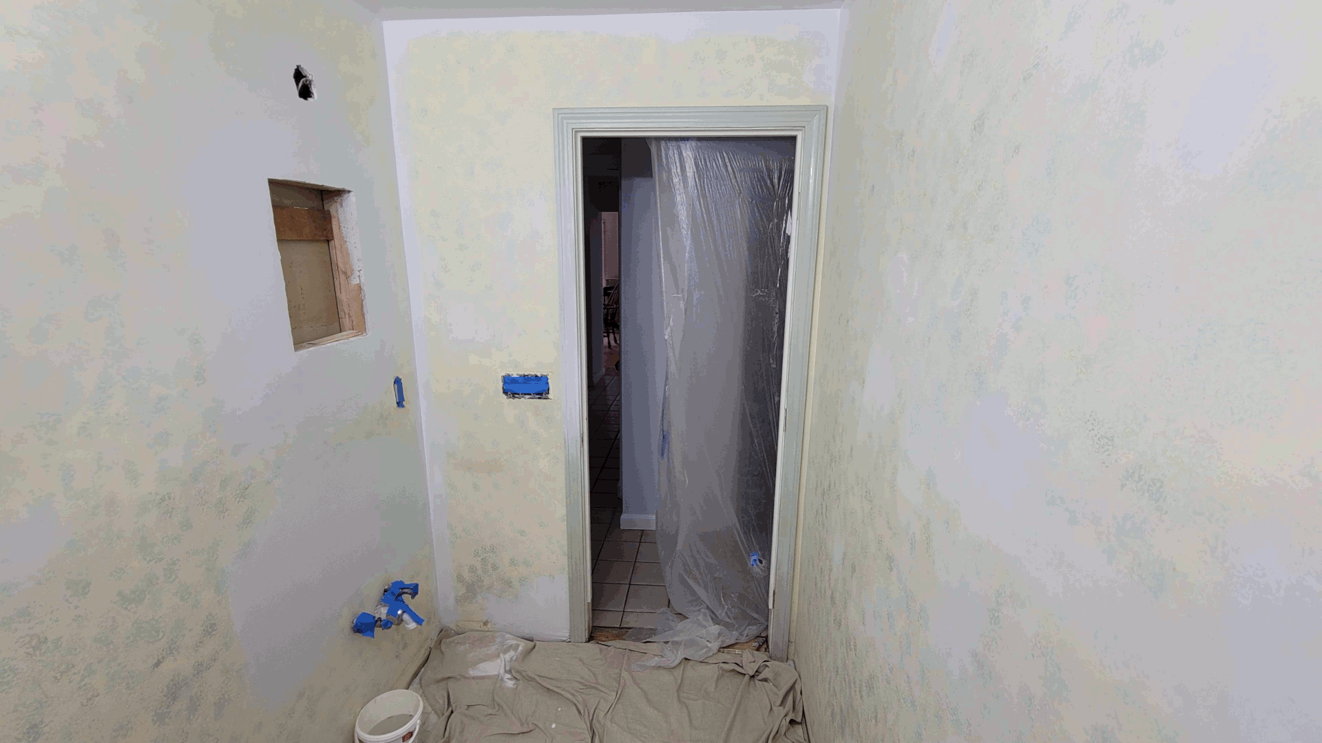 1st floor bathroom.gif