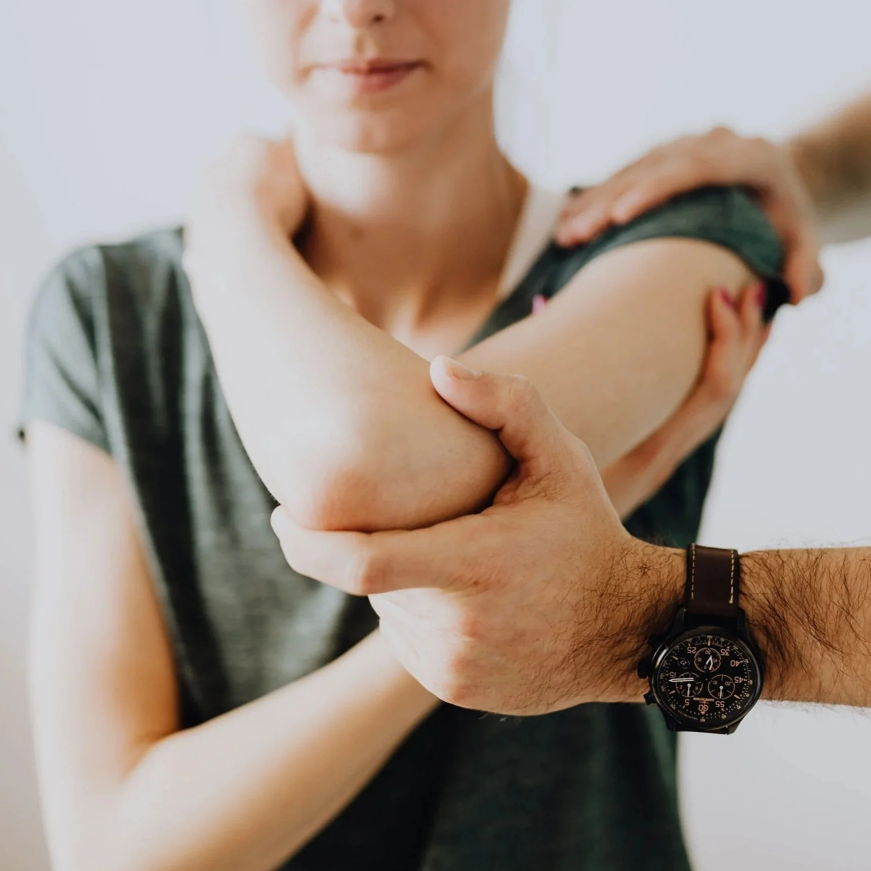 Dr. Tim Thiemann, Dr. Lindsay Ludba,  YXE Chiropractic, YXE Chiropractor, Saskatoon Chiropractor, Chiro near me, Evergreen Chiropractor, Aspen Ridge Chiropractor