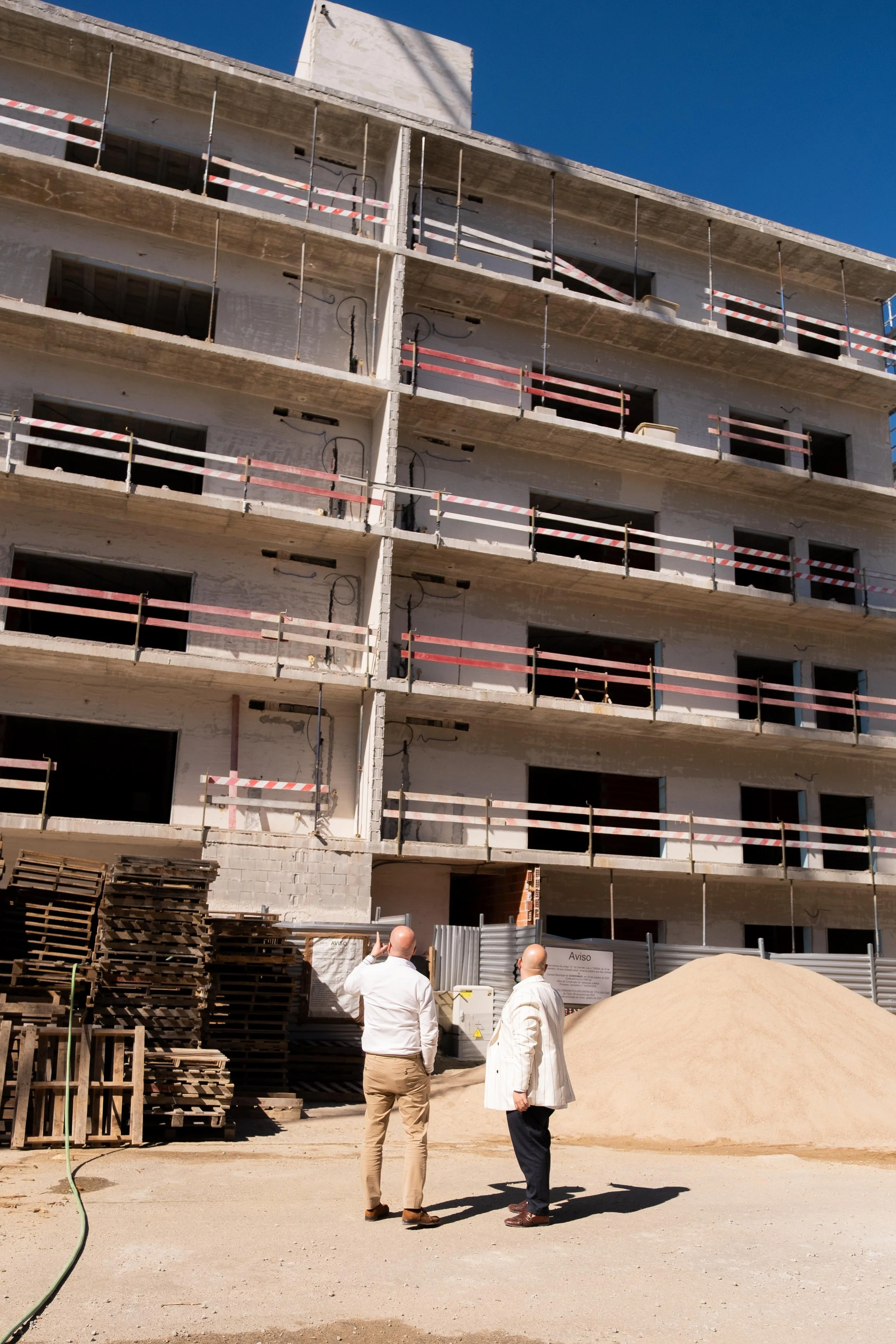 Como nasce um empreendimento imobiliário: do terreno à entrega