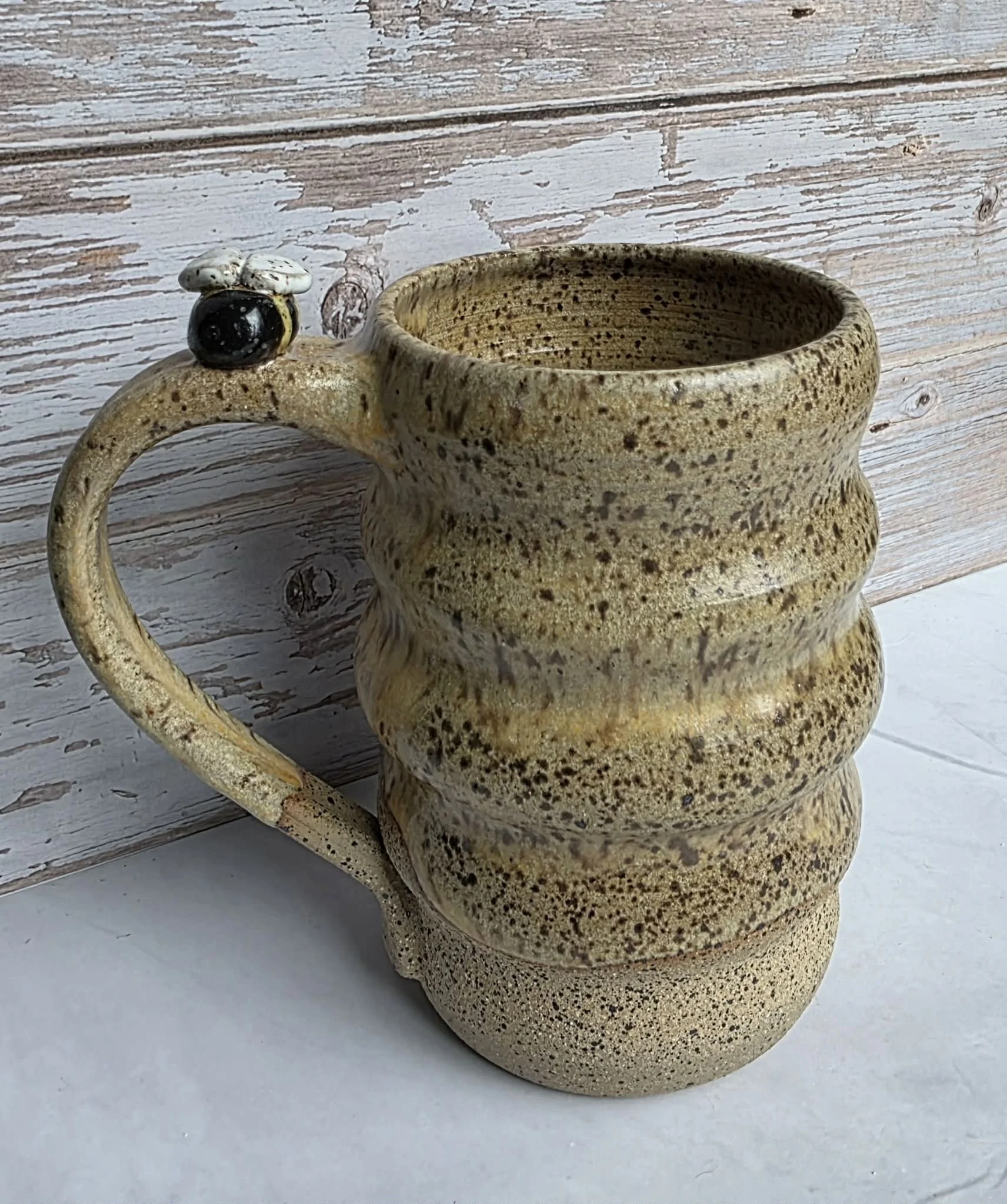 Bee Mug 4.jpg
