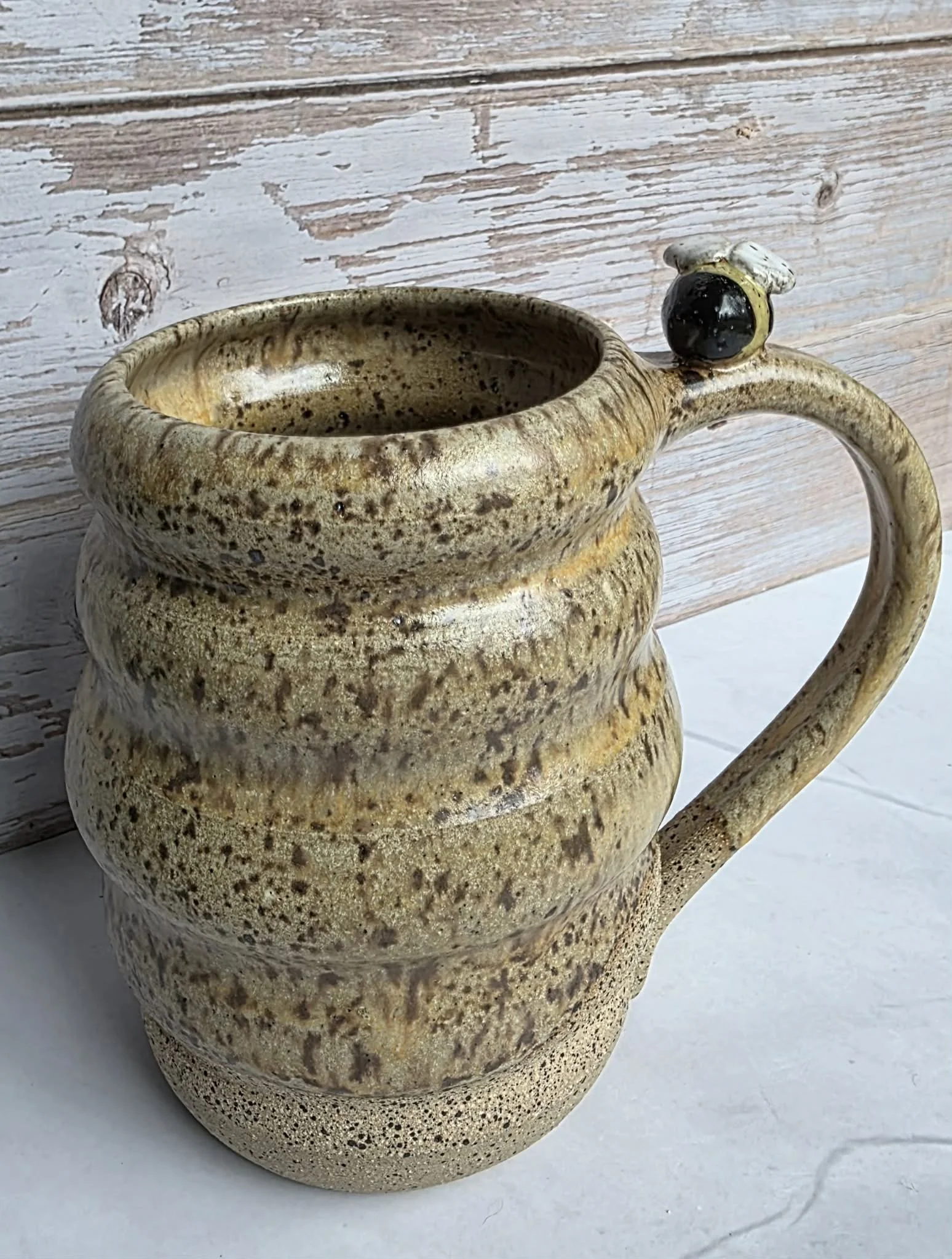 Bee Mug 1.jpg