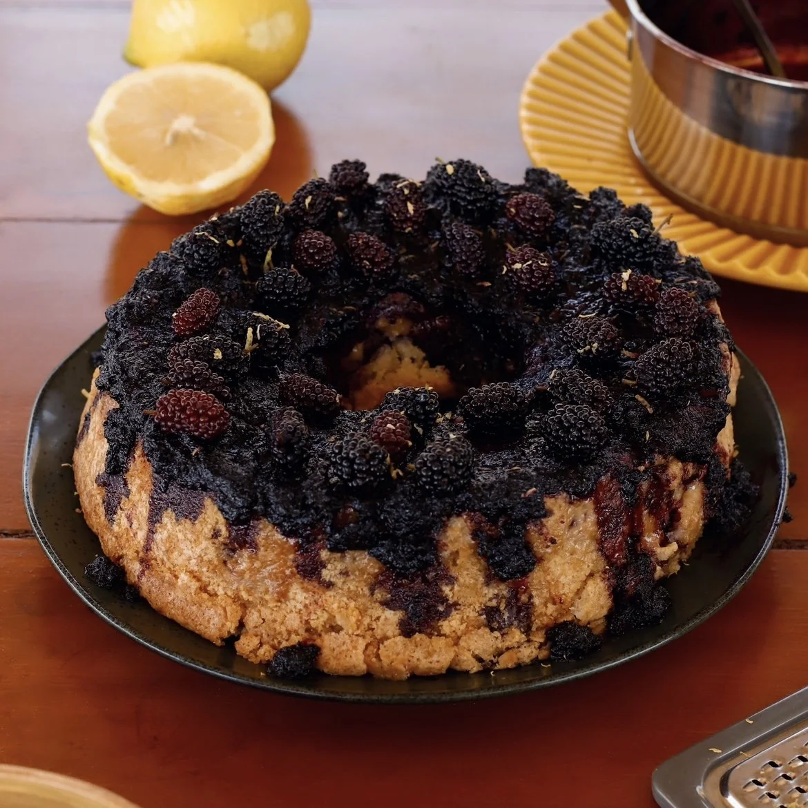 Bolo de Limão Siciliano com Amora