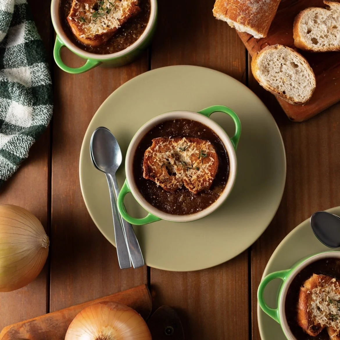 Sopa de Cebola Francesa Vegana