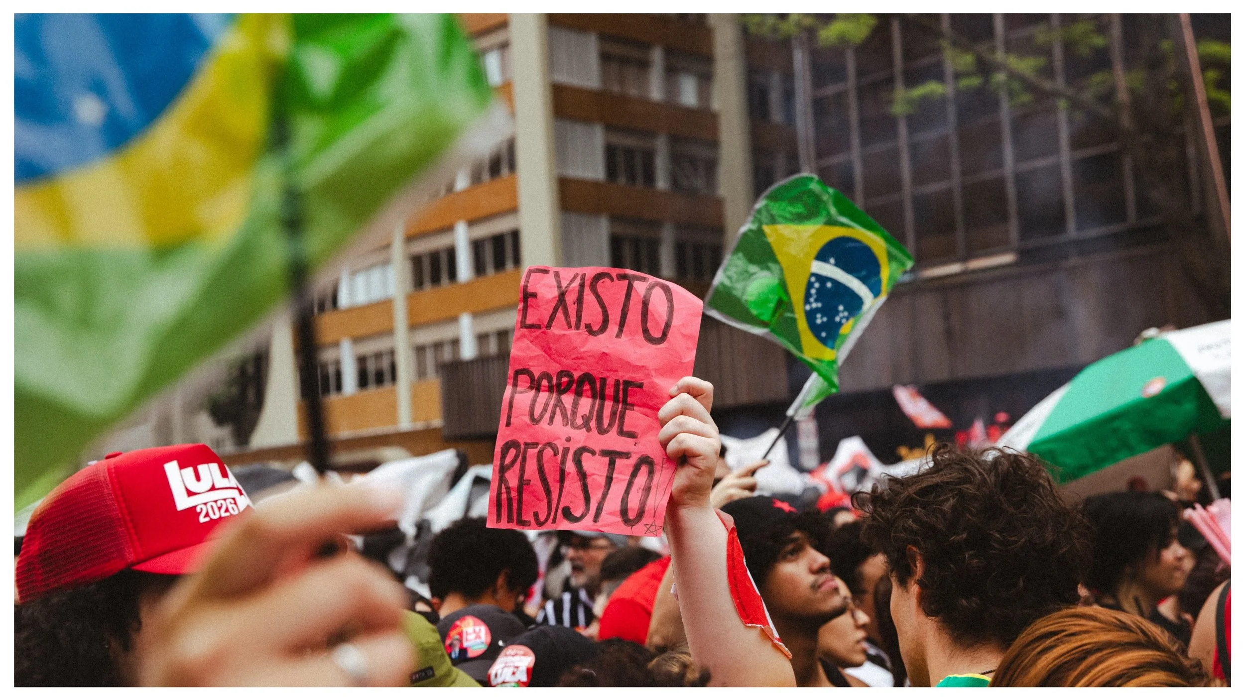 hoje na paulista ⭐️❤️

ato pela democracia e pela nossa soberania 🇧🇷

amanh&atilde; o meu voto &eacute; 13 pela comunidade lgbtqiapn+, pelas mulheres, pelas nossas florestas, pelos animais, pela ci&ecirc;ncia e pelo futuro do nosso pa&iacute;s
