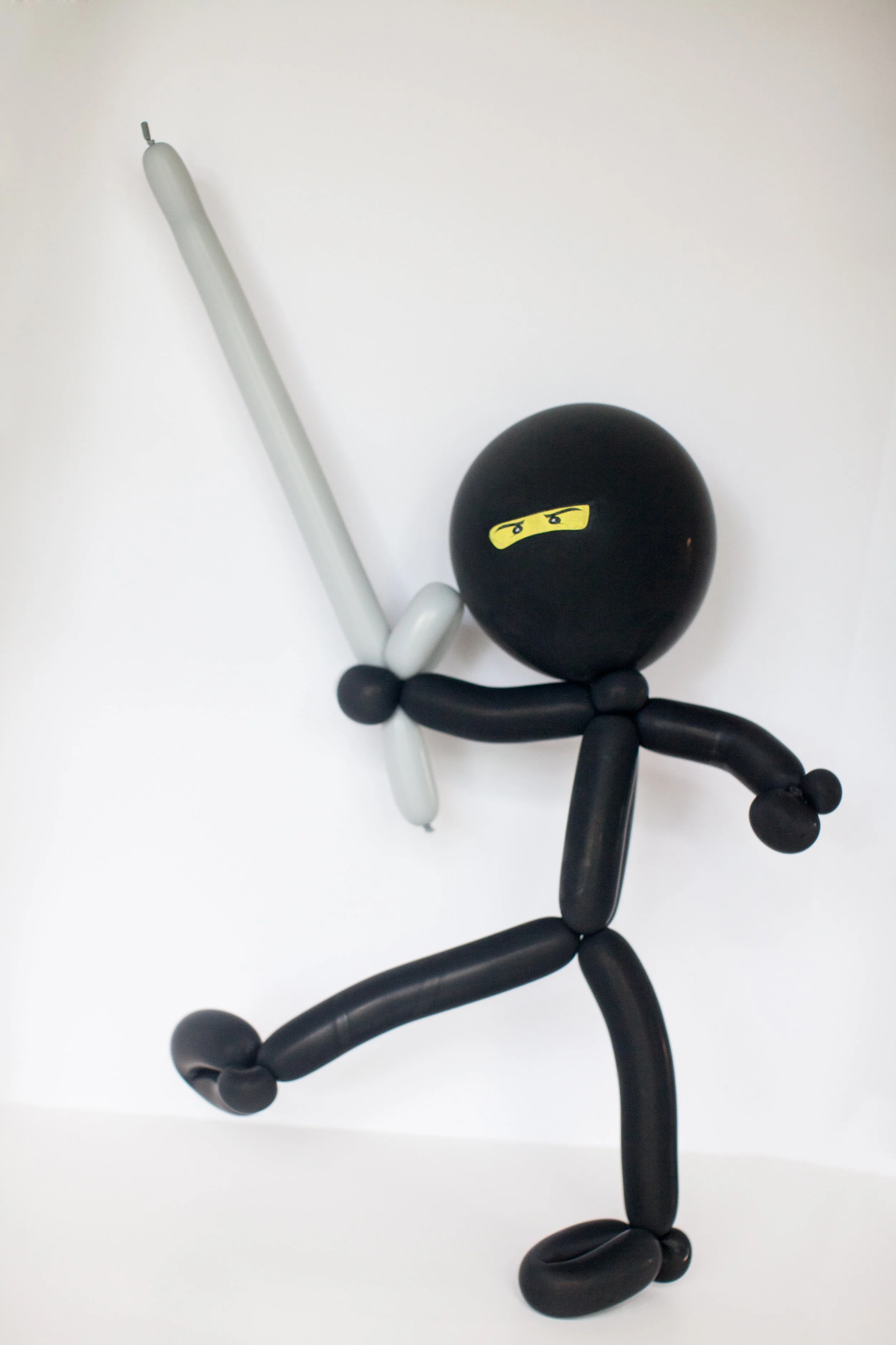 Ninja with sword balloon twisting example