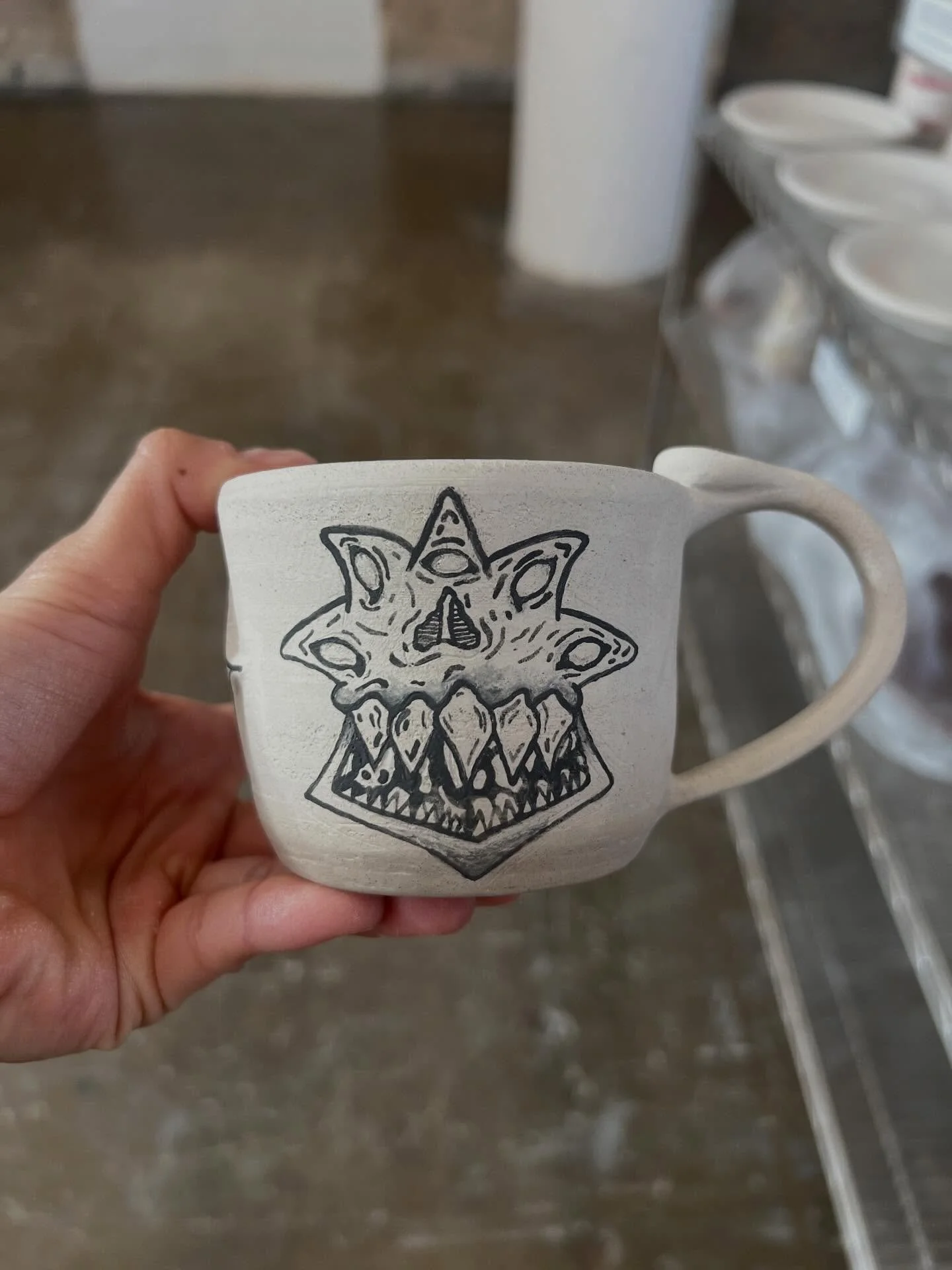 Some new faces and a cramping hand ✨
.
.
.
.
#supportyourlocalartist #supportsmallbusiness #sgraffito #sgraffitopottery