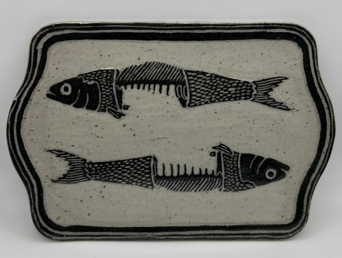 I&rsquo;m not sure if I&rsquo;m late to the trend or revamping it but sardines are still cool right? Either way I had so much using my new @buschkraftstudio dragonfly tools to get these fine spine and scale details ✨