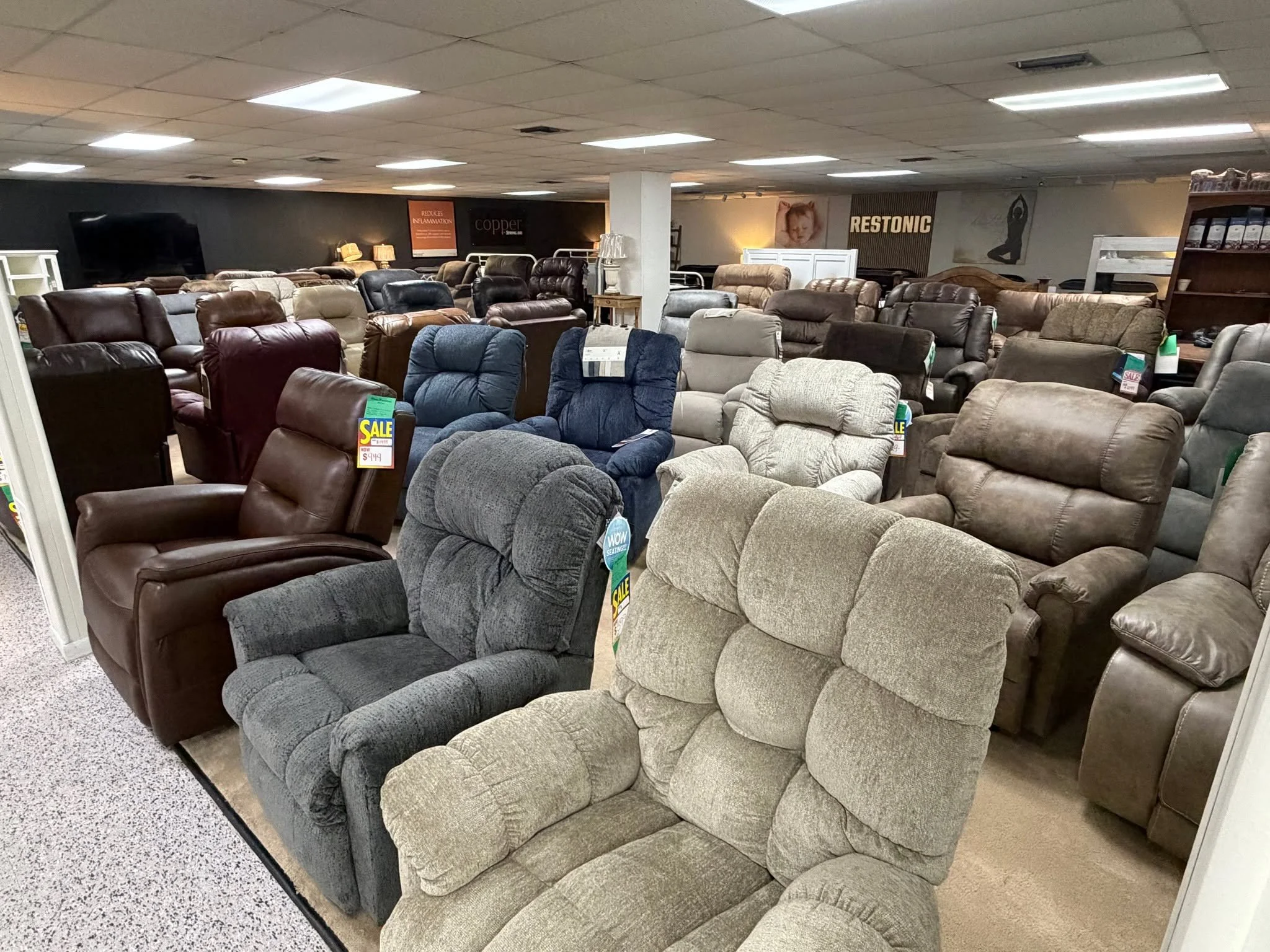 🚨 5 signs it might be time for a new recliner...

You have to "get a running start" to close the footrest. 😂
Everyone avoids that one spot.
There's a permanent YOU-shaped dent in it.
It makes noises every time you move.
You've had it so l