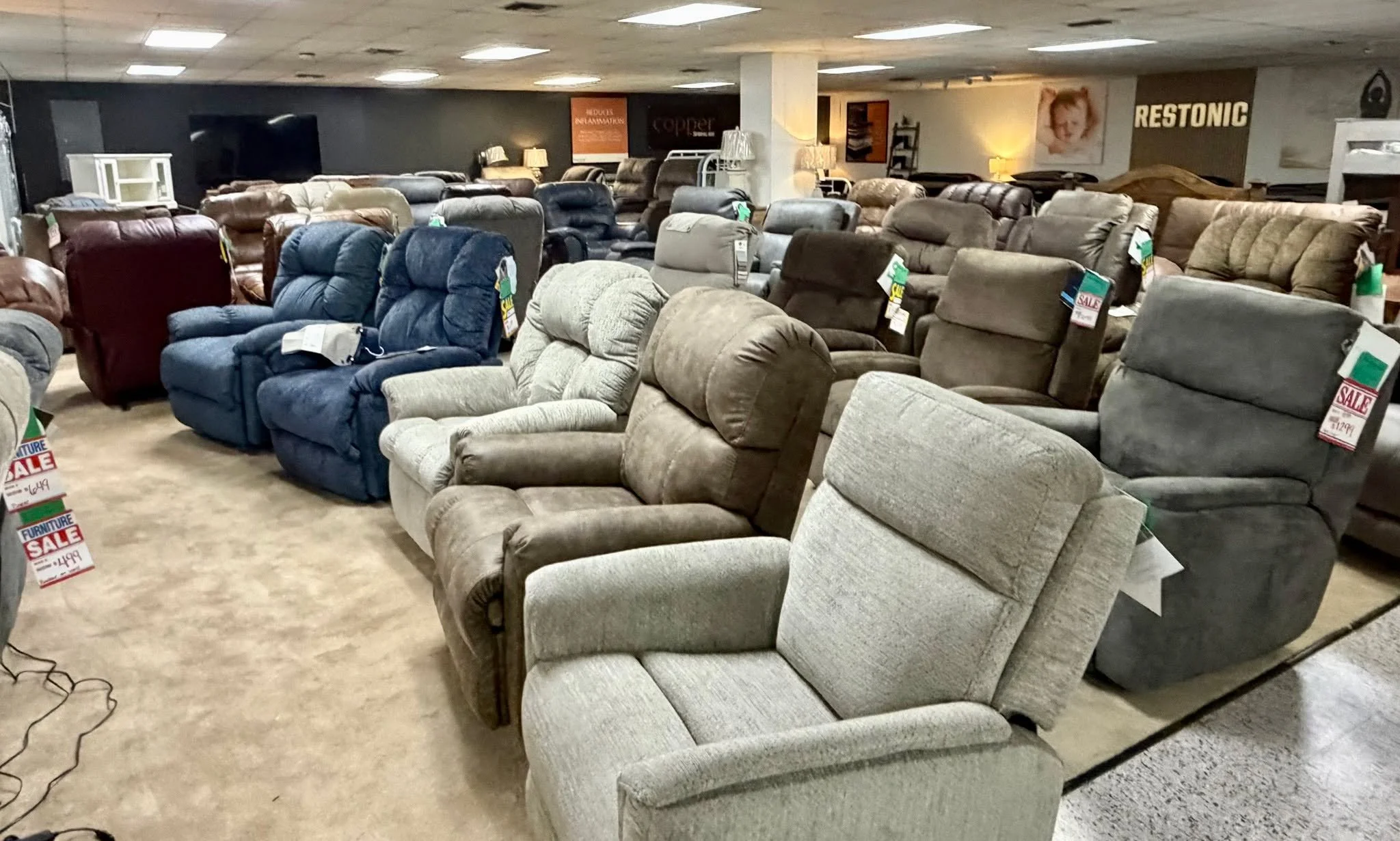 💺 YOUR CHAIR IS IN HERE SOMEWHERE.

Big. Small. Power. Rocker. Glider.

We've got plenty to sit in, compare and choose from &mdash; with recliners starting at just $399!

Come find the one you don't want to get back out of. 😂

📍 Owen Furniture | L