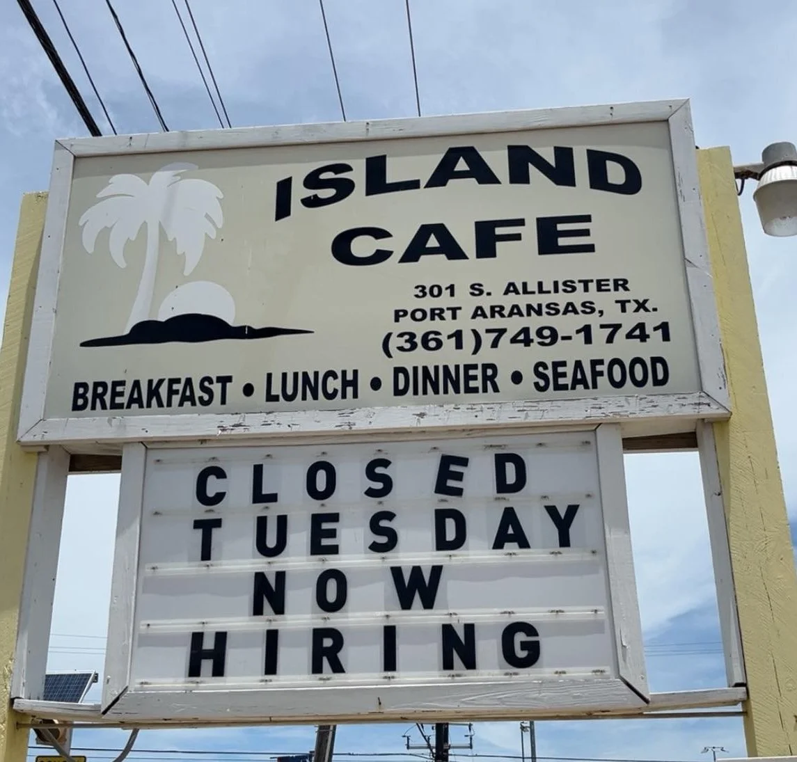 Island Café (family friendly, breakfast and lunch)