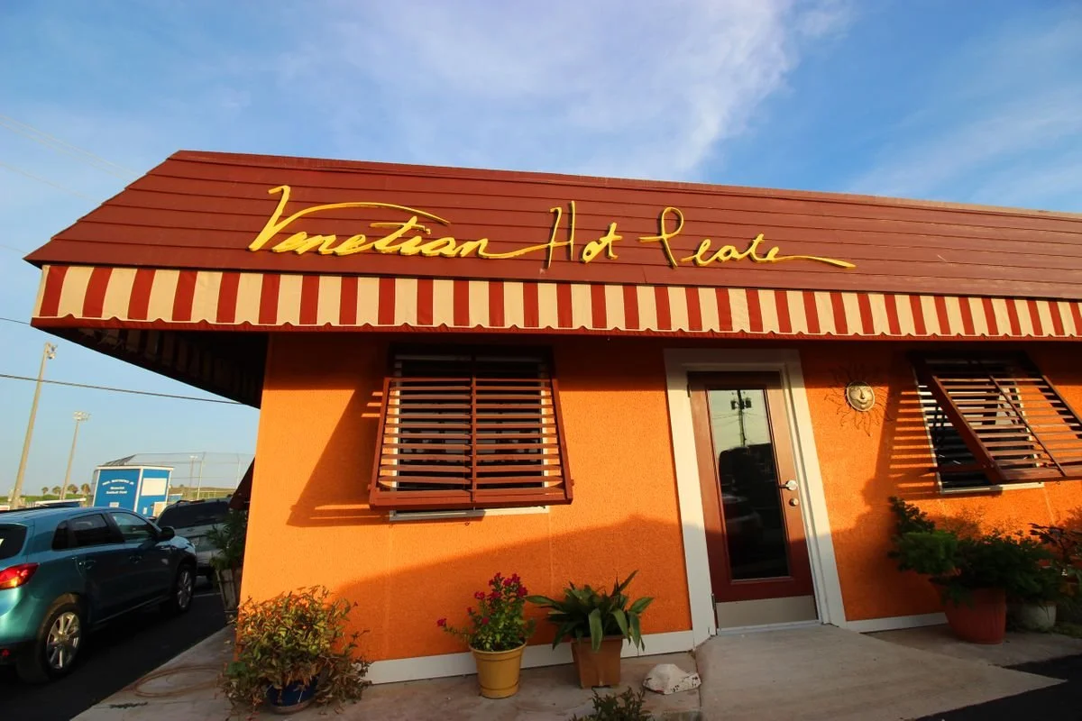 Venetian Hot Plate (Upscale, Reservations Recommended) 