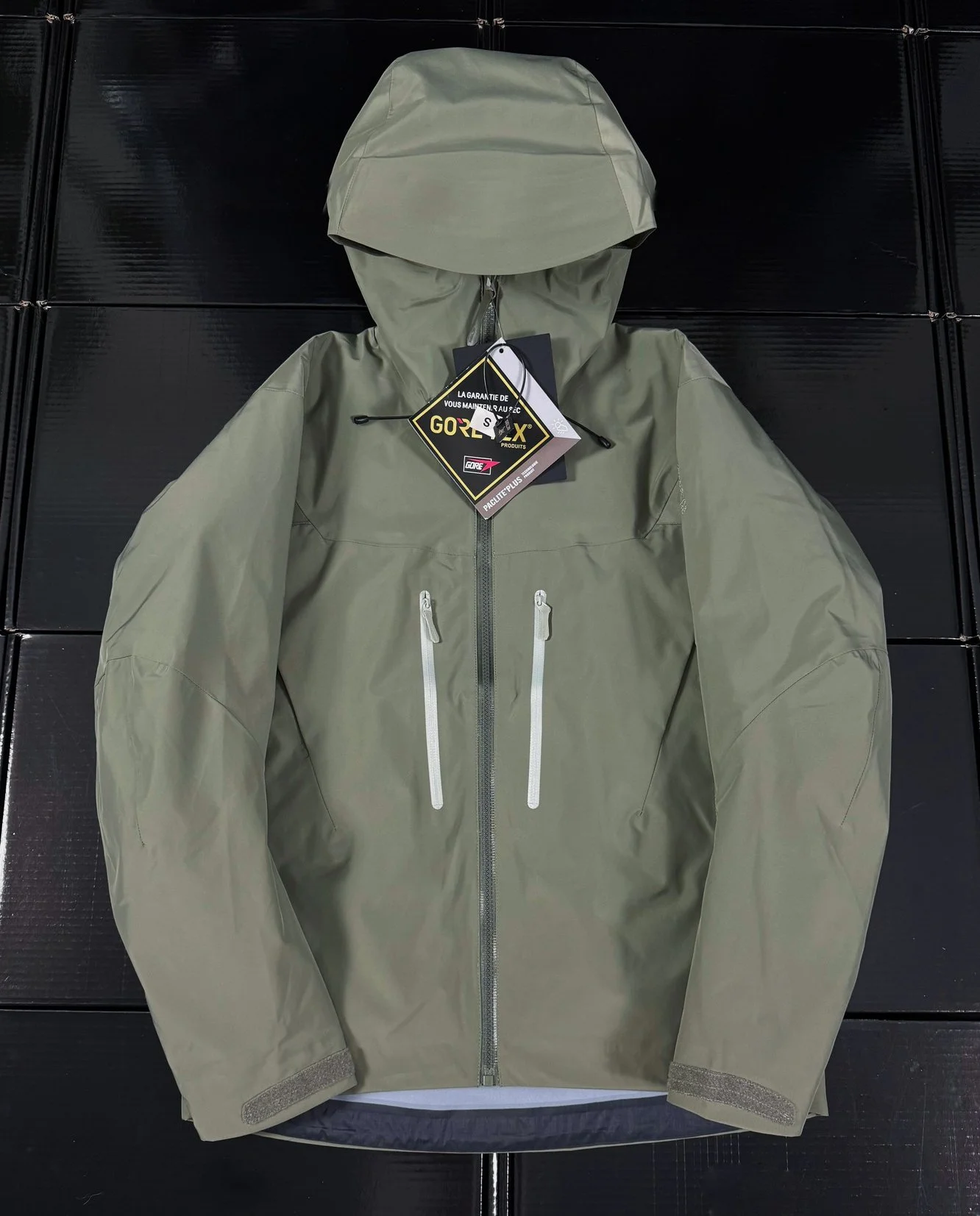 Militarygreen AR With Diy Logo AP SV6 Puffer Jacket 3-in-1 Removable Down Coat Recco Outdoor Three Ways to Wear Outwear GORE-TEX Triple-proof Technology Windproof Waterproof