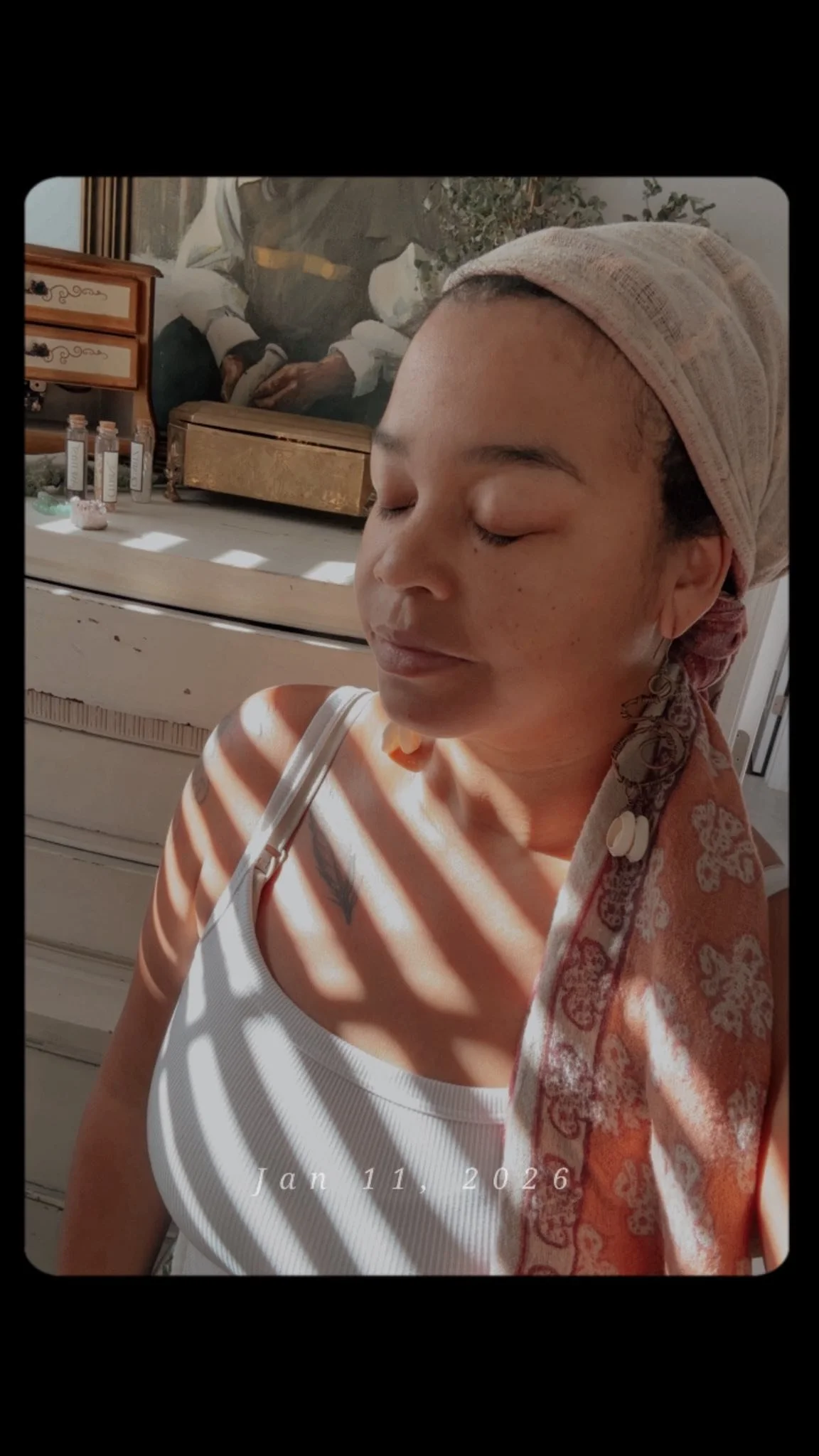 1/11/1 @ 11am On this portal day I was honored to hold sacred space for a woman who wanted my support in releasing stored trauma in her body through somatic release and attuning her with Kundalini reiki. Walking in ones path is medicine. ASE