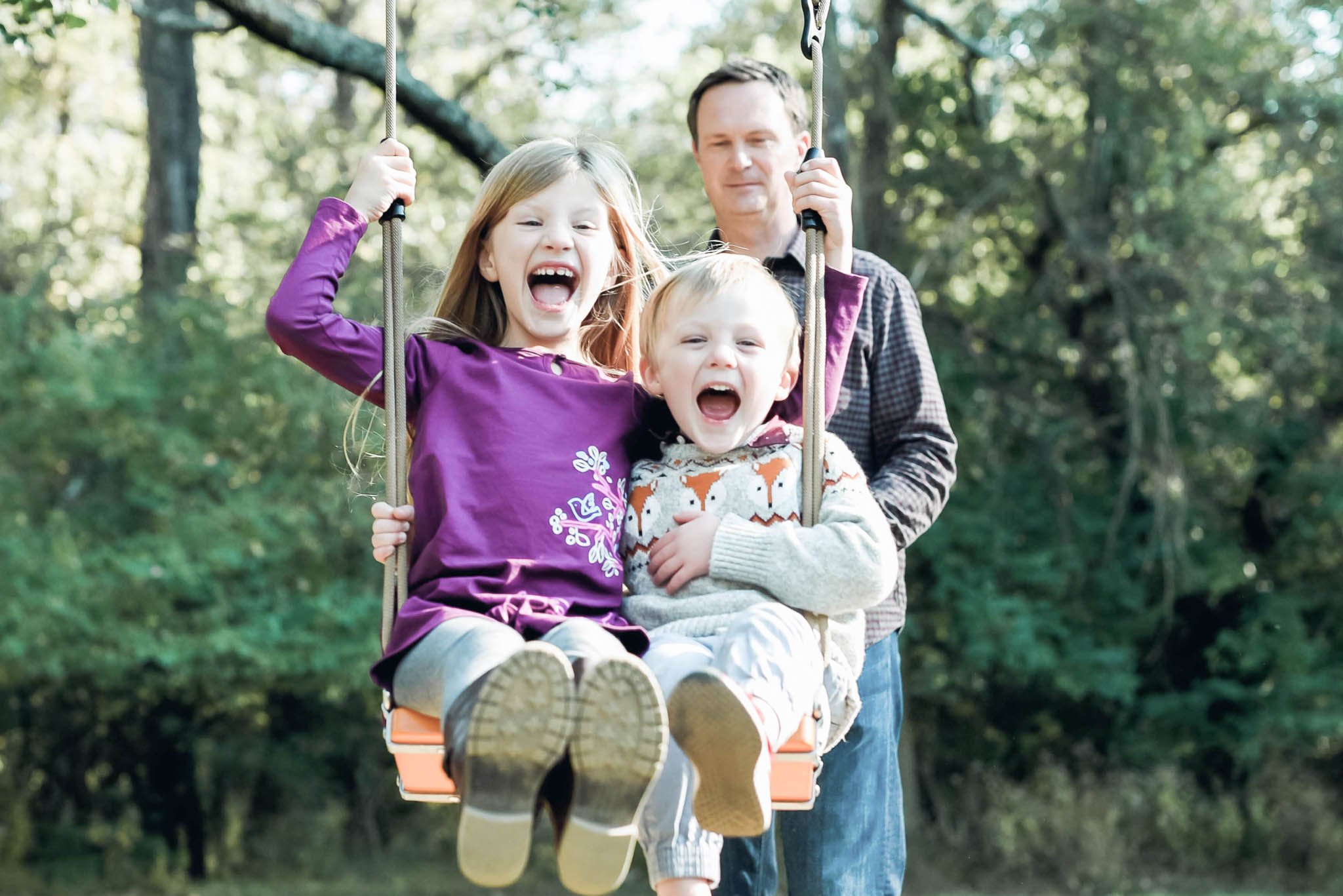 Real, joyful moments captured naturally. Stress-free lifestyle and family photography sessions that showcase authentic connections and memories.
