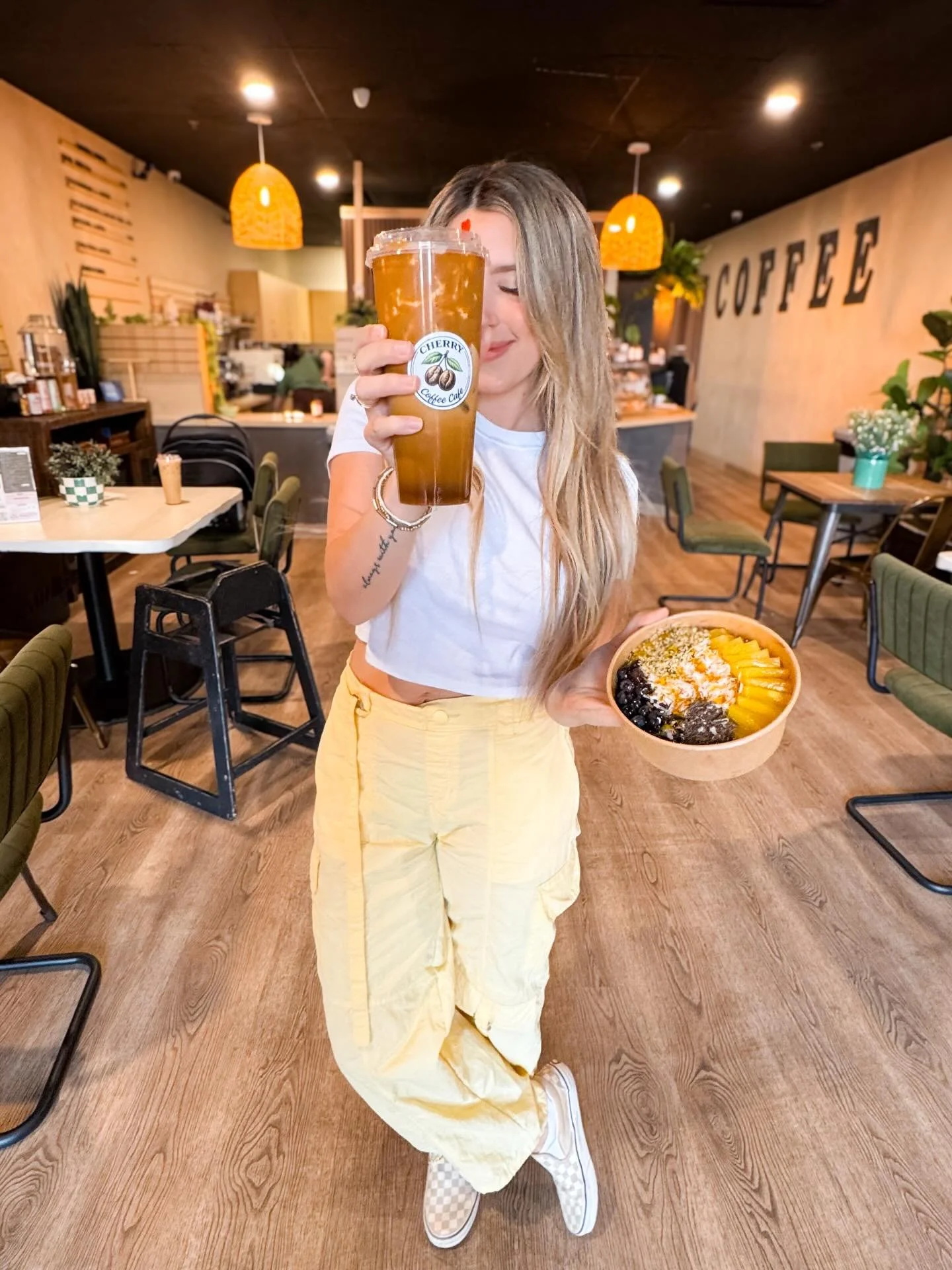 HELLO HAWAIIAN &amp; BEACH BOWL☀️🥥🍍
Try this perfect summer blend on either acai or coconut base!
located at 📍2580 AZ-95 #106, Bullhead City, AZ
✨7-4 Monday - Friday 
✨8-2 Saturday-Sunday
📲 CALL/TEXT your order for pickup +1 (928) 404-5530
#cafe 