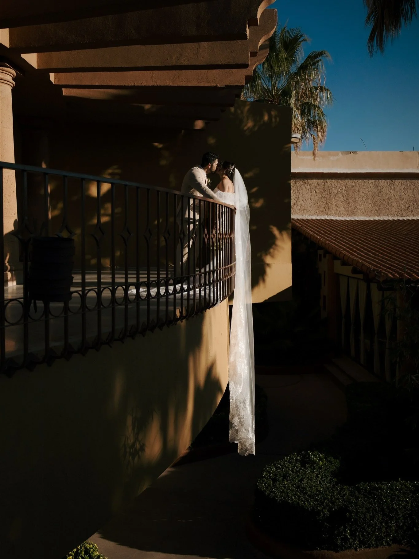 Presenting: Daniella &amp; Ra&uacute;l ✨🤍

So much to share from this beautiful day!! I&rsquo;ve known Dani &amp; Ra&uacute;l for a couple years now and I must say, the love they have for each other is inspiring. They are devoted to each other in ev