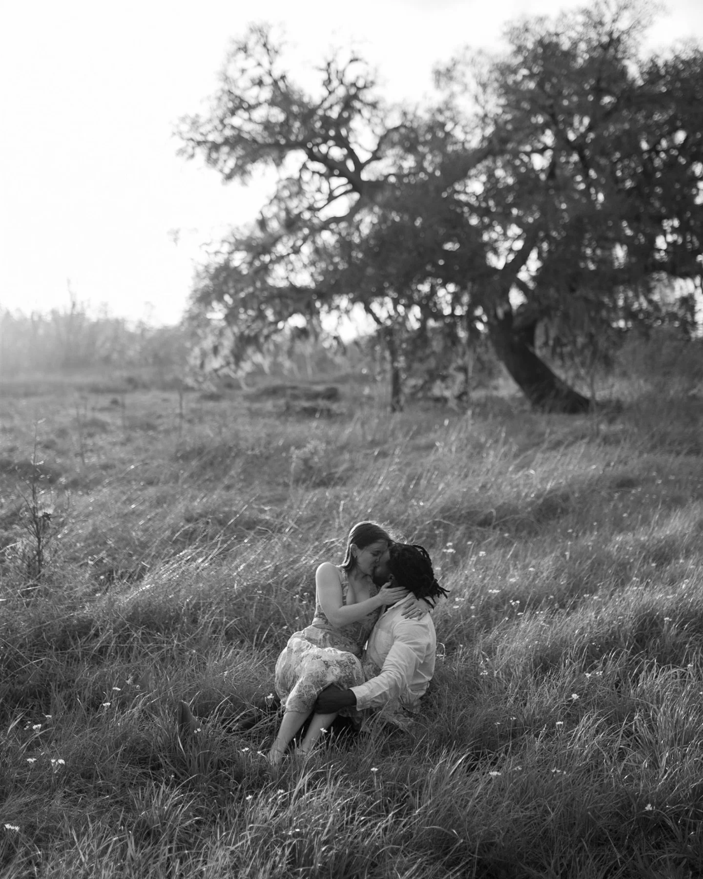 R &amp; S 🤍 

I love black and white to just *feel* the photos. That&rsquo;s always the goal, to capture how it feels.