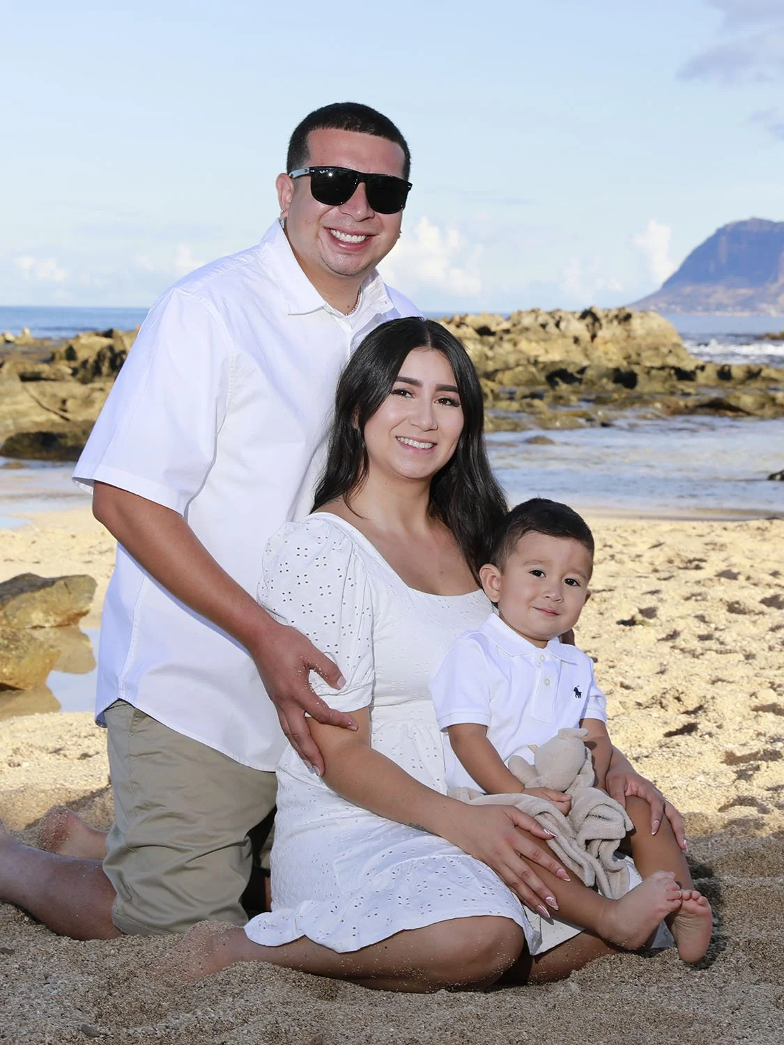 paola leon piraquive and family