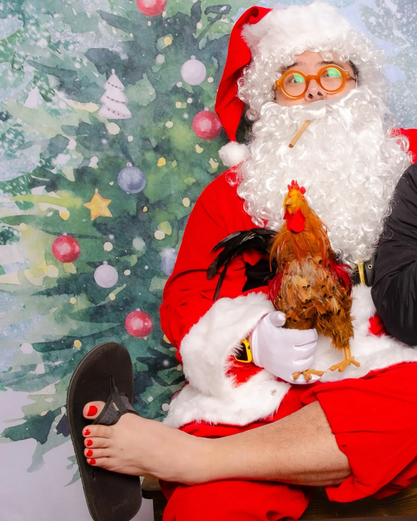 CATCH FILIPINO SANTA @freshh_cafe in the @massive_monkees studio @thebeaconmm and help support our newly formed Filipinotown Seattle Organization with each photo with Santa

SATURDAY 12/13 1P-2P

#filipino #santa