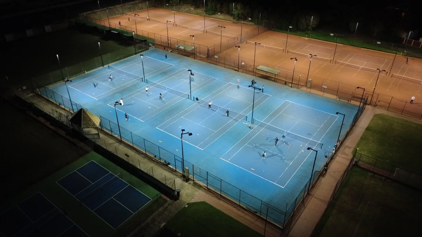 Tennis under the lights 📸 
#GTP #geelongtennisprograms #GLTC #geelongtennis