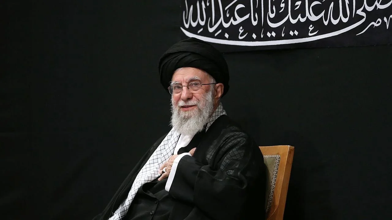 Хаменей: Американска атака срещу Иран ще доведе до регионална война