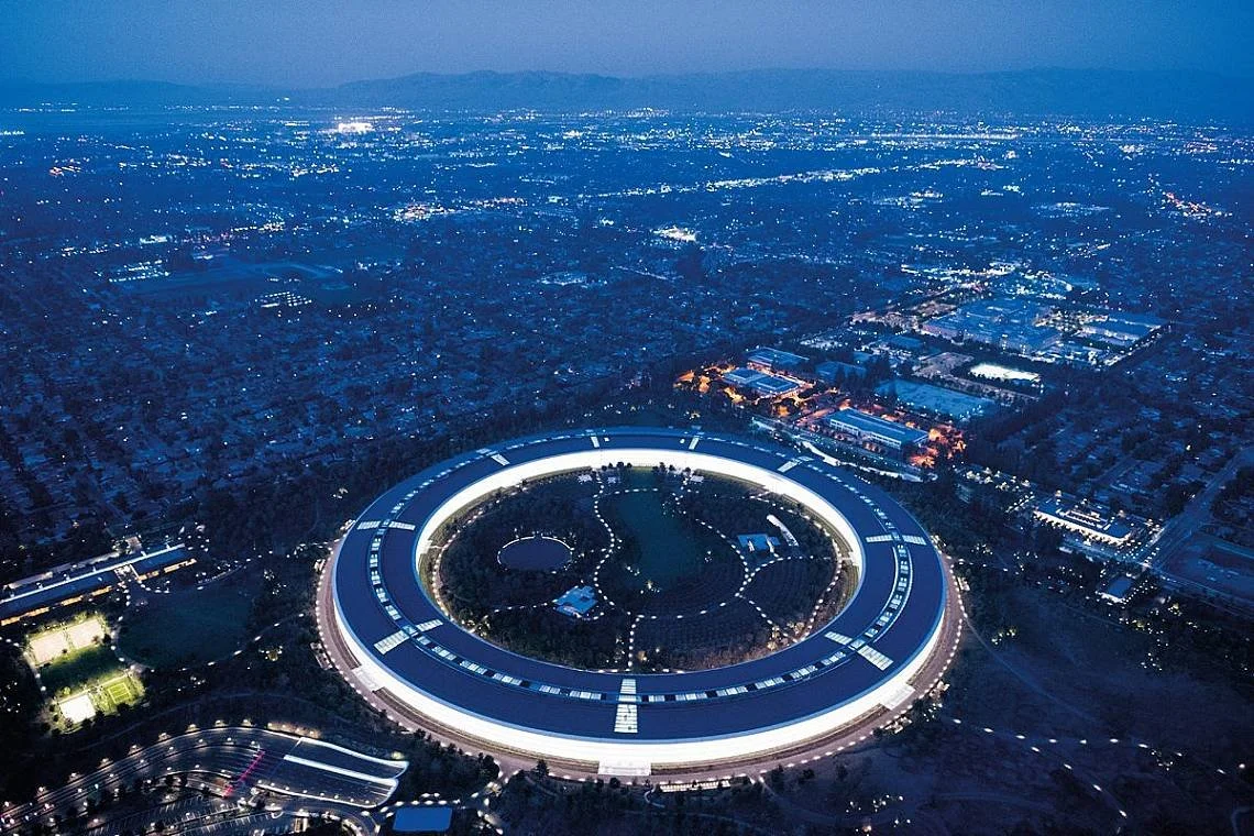 „Умните, богатите, могъщите“: Джефри Епстийн и връзките му с елита на Силициевата долина