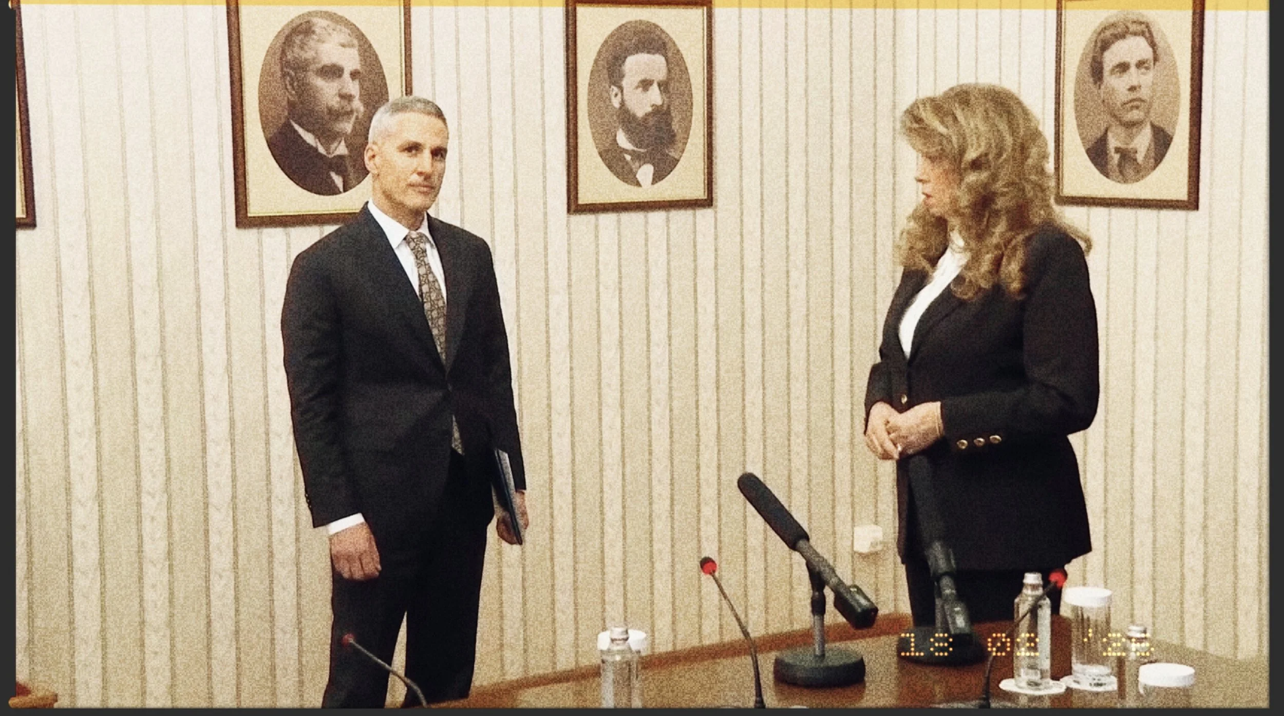 Андрей Гюров представи кабинет „Анти-Пеевски“