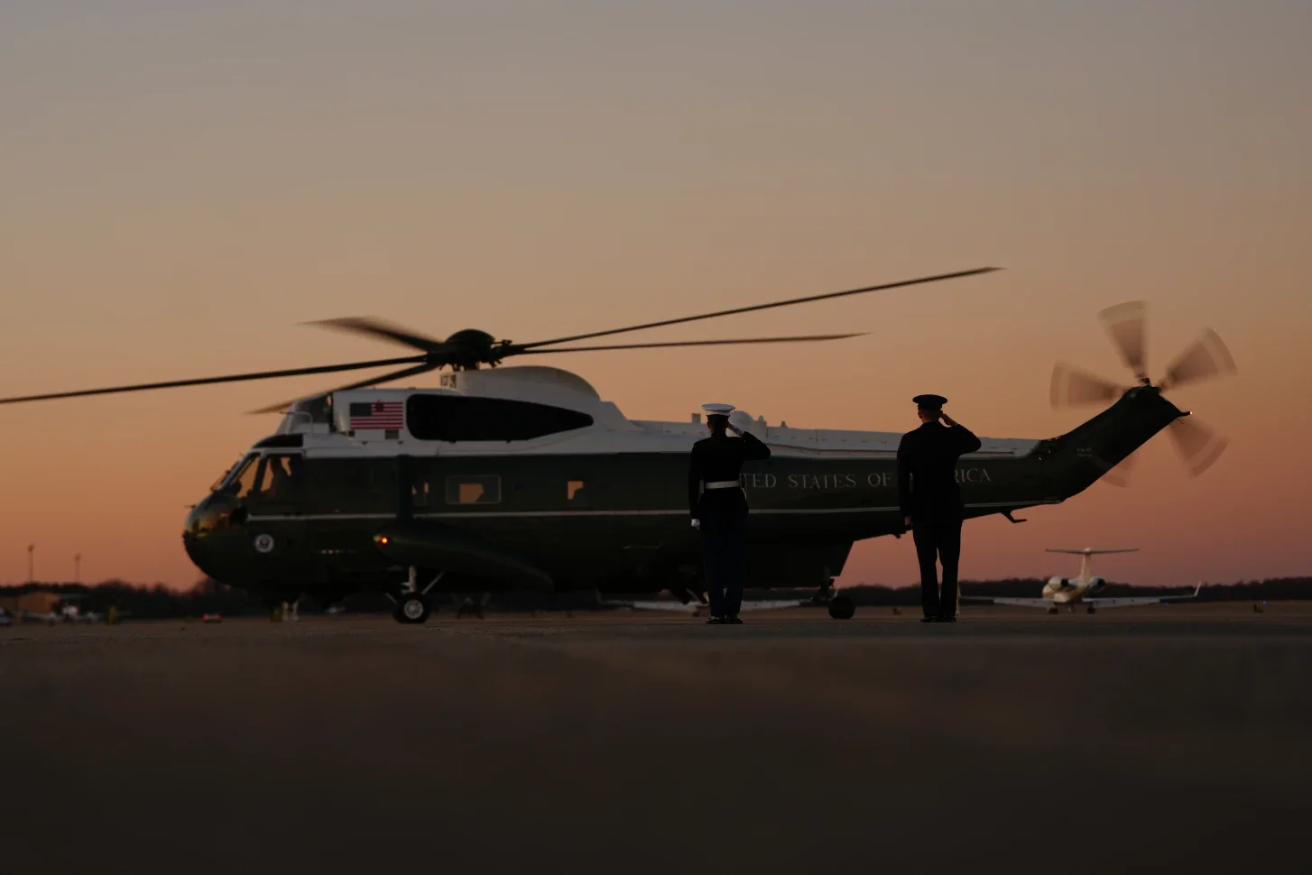 2500 американски морски пехотинци са изпратени в Близкия изток на фона на ескалацията на войната с Иран

