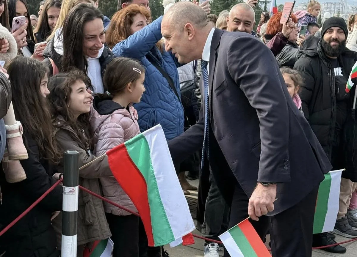 Румен Радев: Борисов предаде България в ръцете на Пеевски

