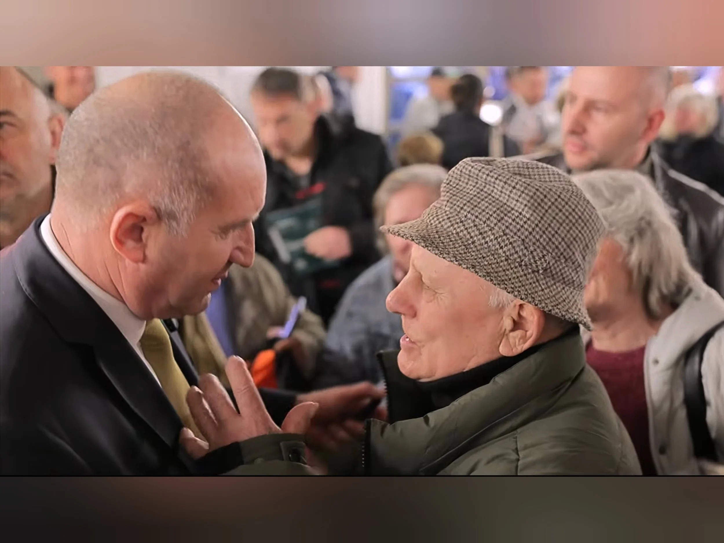 Радев: Ще позволим ли чужди държави да пишат историята ни? На тези избори отговорност трябва да понесат всички сглобкаджии