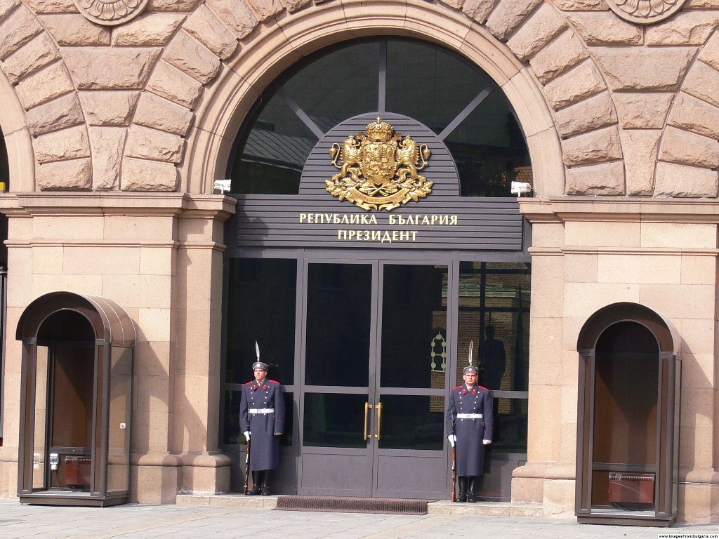 Обявиха графика на консултациите с партиите при президента

