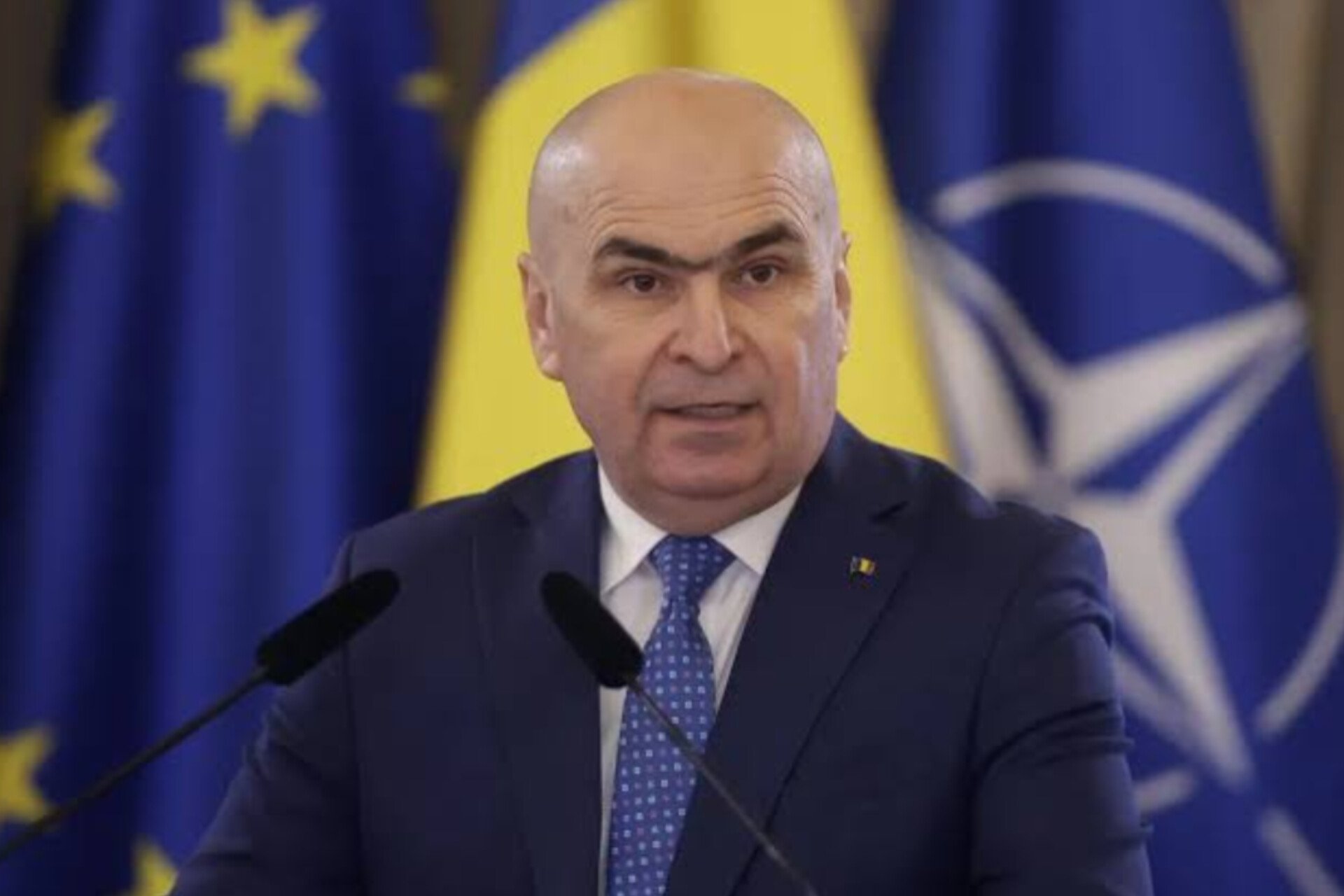Политическа криза с продължение: Румънският парламент свали кабинета на Илие Боложан

