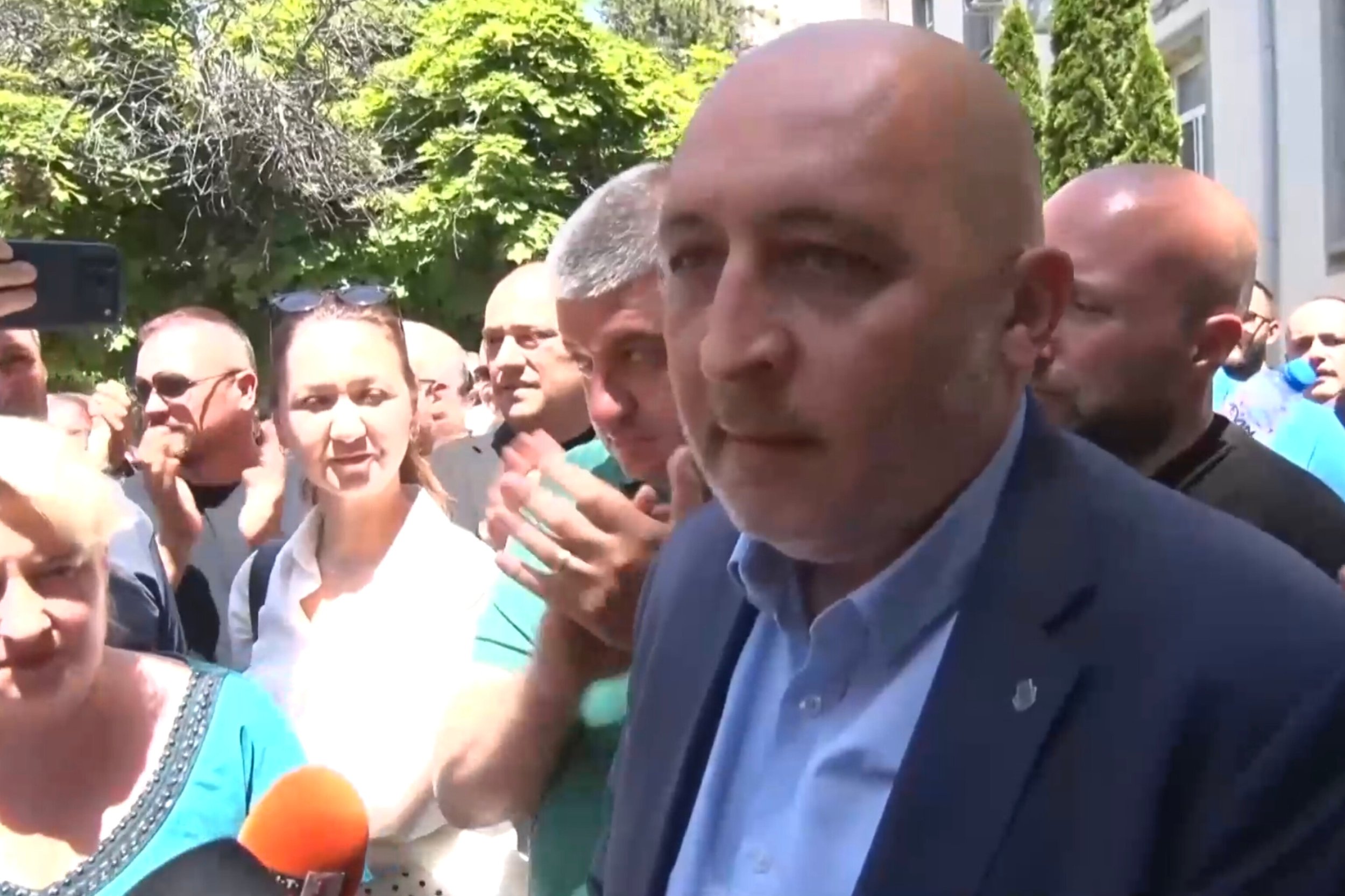 Кметът на Кърджали Ерол Мюмюн беше разпитан в МВР, той съзря политическа акция