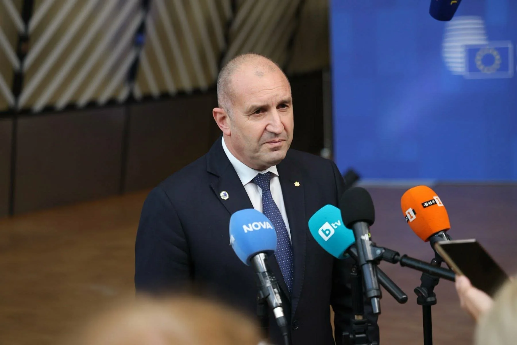 Радев от Брюксел: Санкции срещу Алекперов биха били „прострелване в крака“ за България

