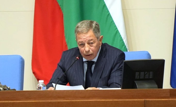 ​Румен Миланов: Липсват мотиви в заповедта, с която е отменено експулсирането на Олег Невзоров

