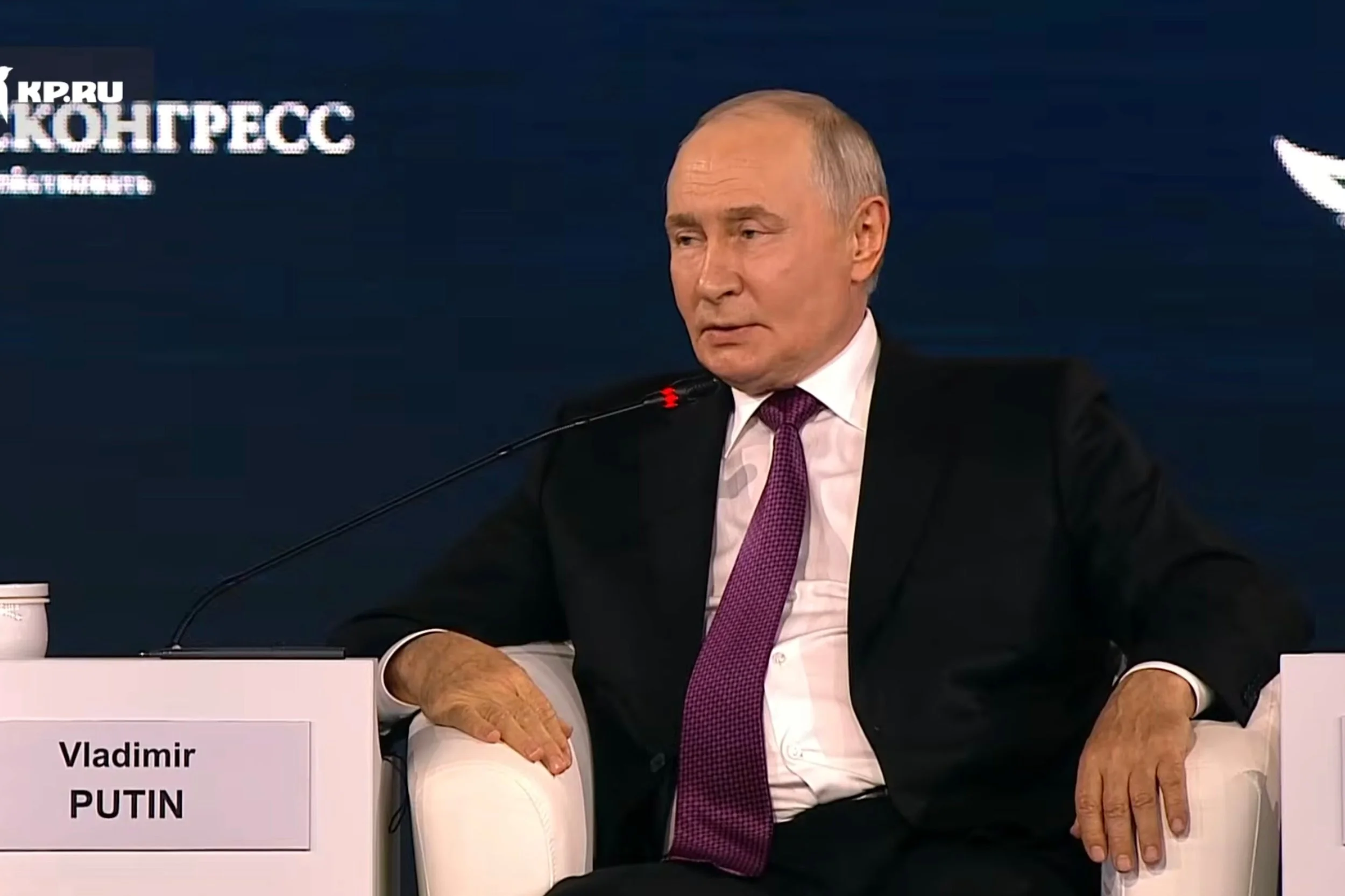 Путин: Има шанс за мир. Москва и Киев поддържат контакти чрез спецслужбите

