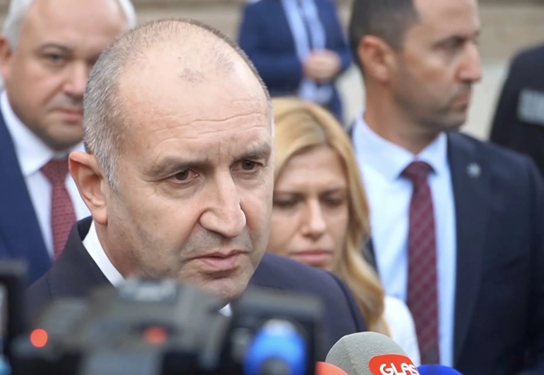 Радев: България е извадена от „сивия списък“ за пране на пари на FATF

