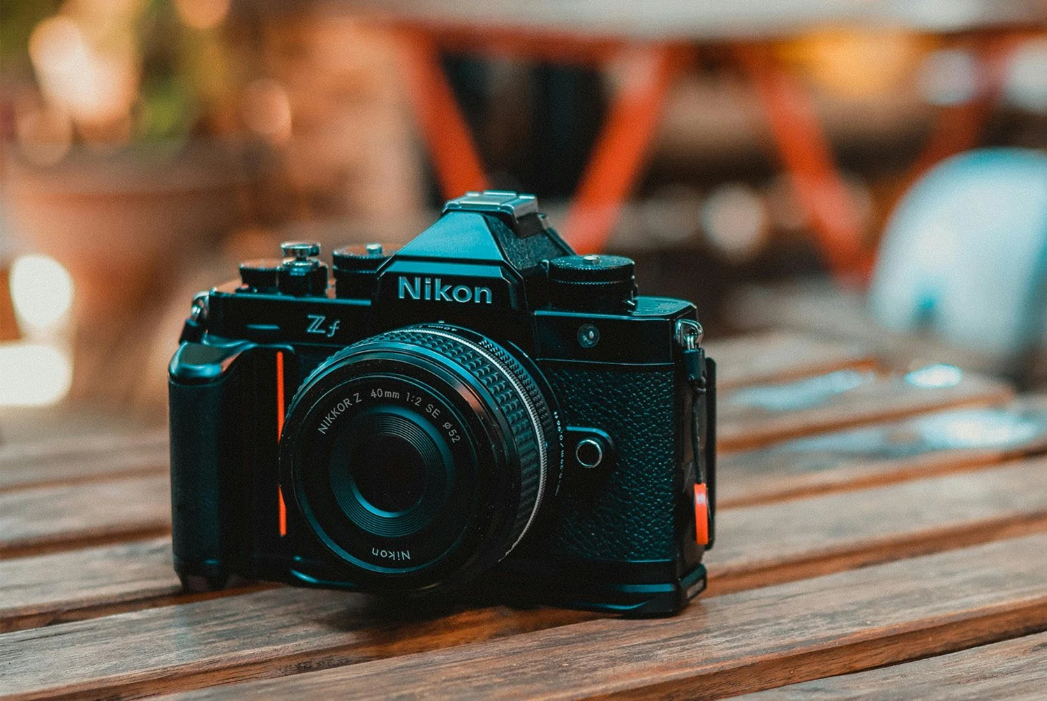 nikon-zf-with-z-40mm-lens-on-wooden-table-left-view.jpg.jpg