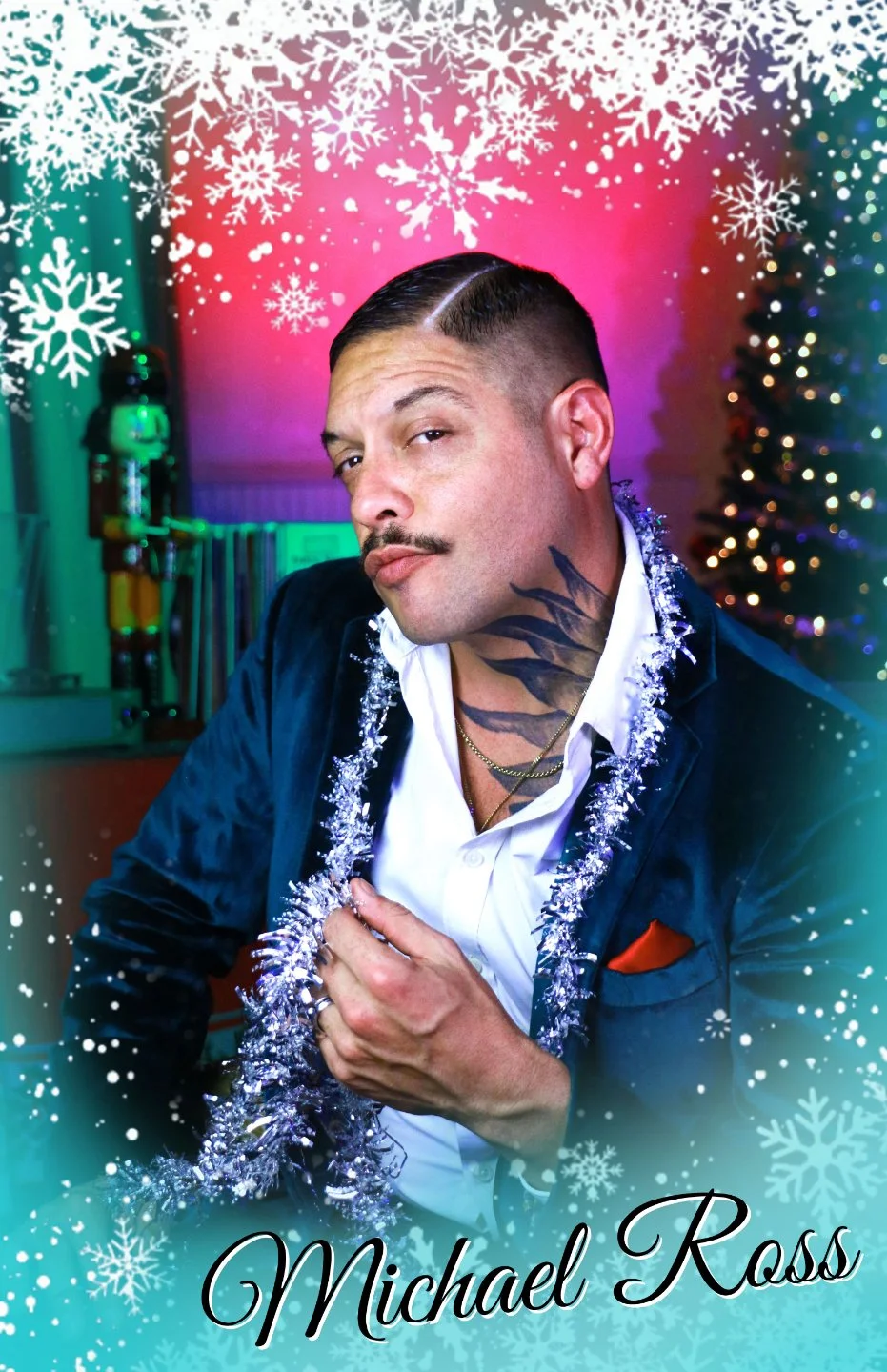 An actor giving a a sly look in a festive holiday costumes in Christmas With the Rosses, an immersive theater show in Eureka Springs, Arkansas, near Fayetteville, Rogers, Springdale, and Bentonville.