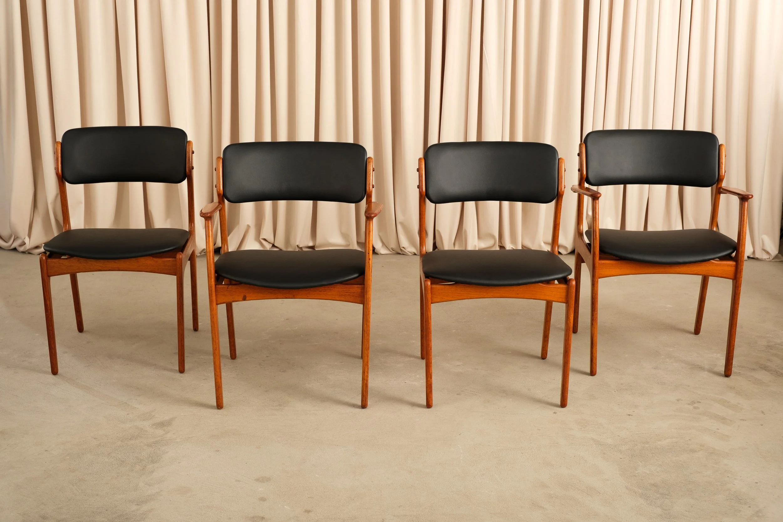 Set of 4 Erik Buch 