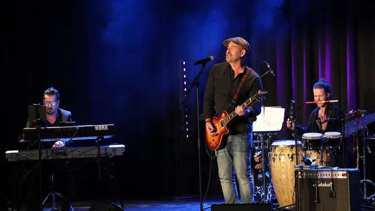 DOC ESSER &amp; BAND TOUR 2026