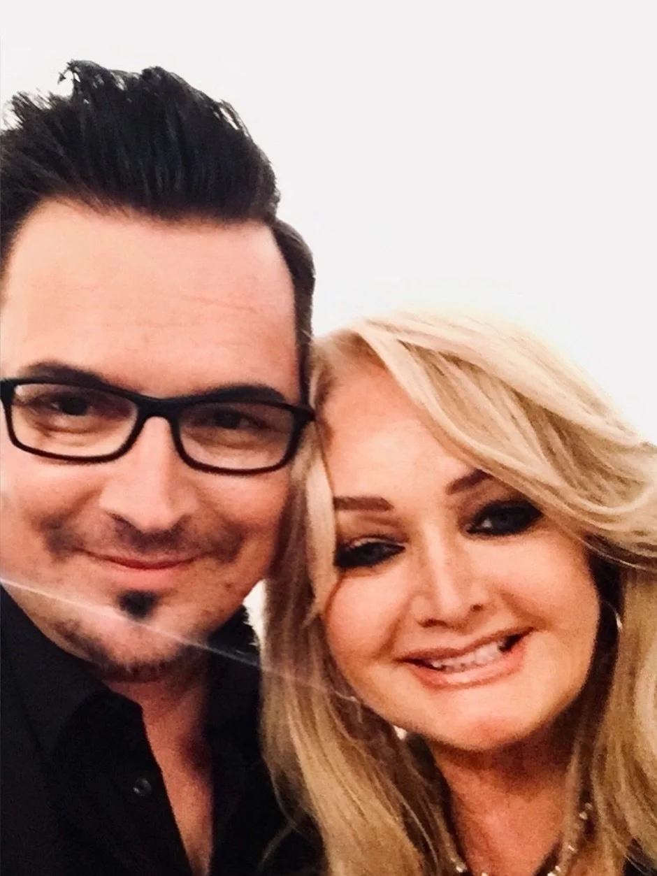 Tolle Frau, coole Gigs &hellip; Zu fr&uuml;h. 🥲
RIP. @bonnietylerofficial