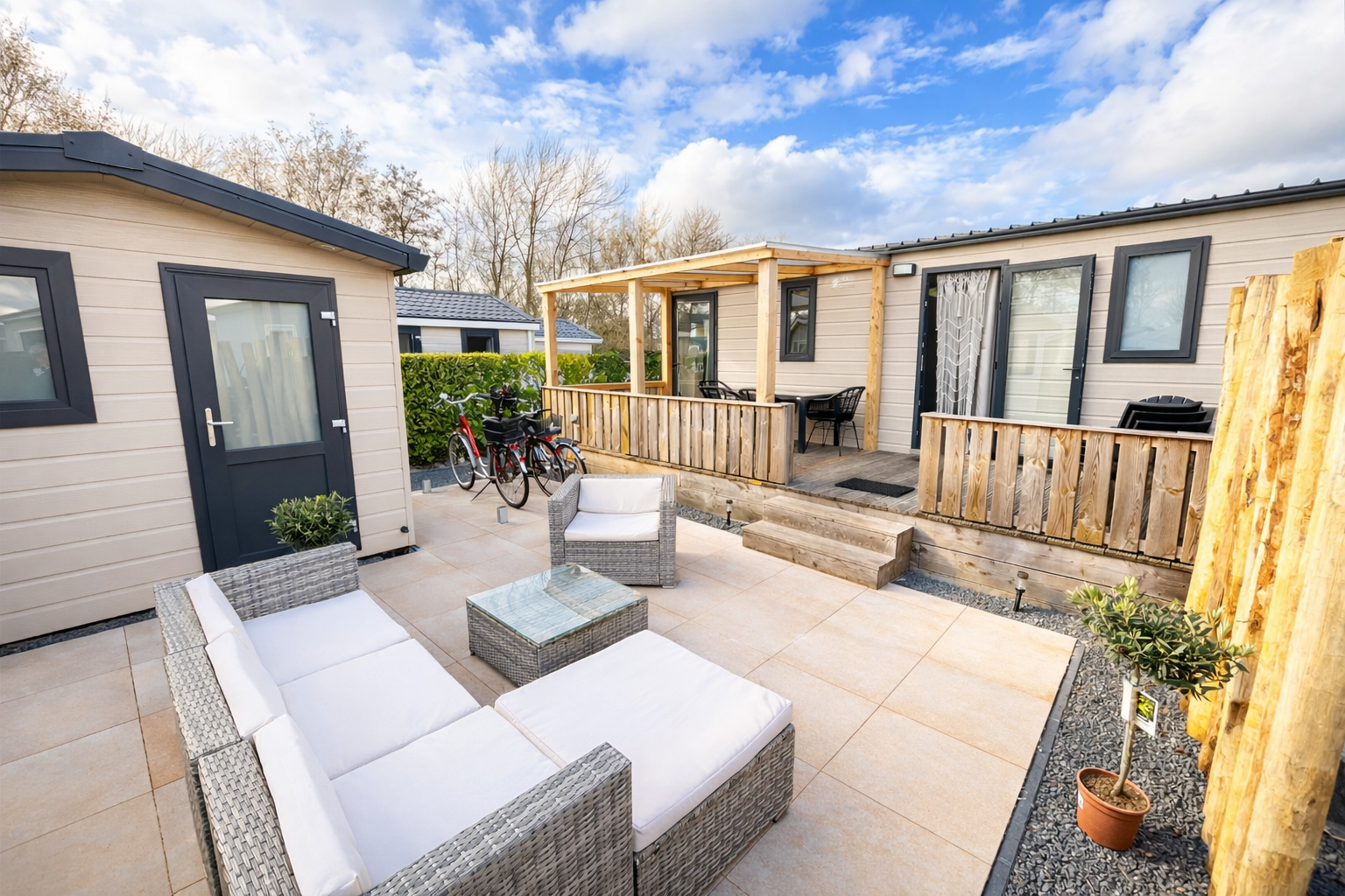 Gemütliches Strandchalet auf dem Campingplatz Julianahoeve direkt am Strand mit Platz für 4 Personen