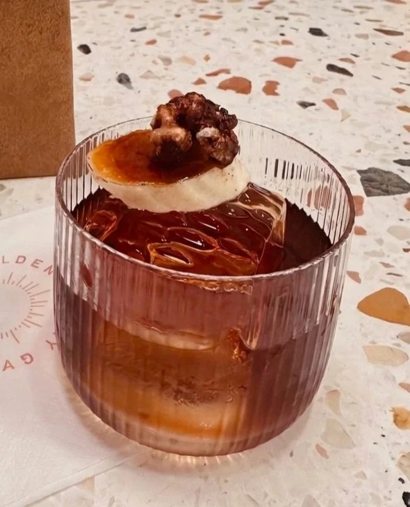 BANANAS FOSTER - rich, decadent, warming
Brown butter–washed Weller, crème de banana, vanilla, nocino, brown sugar, chocolate bitters