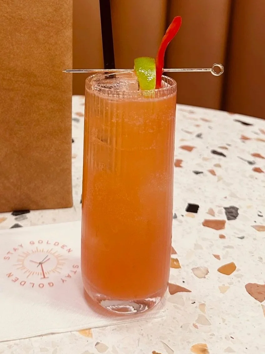 PALOMA - bright, refreshing, citrusy
Flecha Azul Reposado, grapefruit, 
red pepper juice, lime, agave, saline, soda