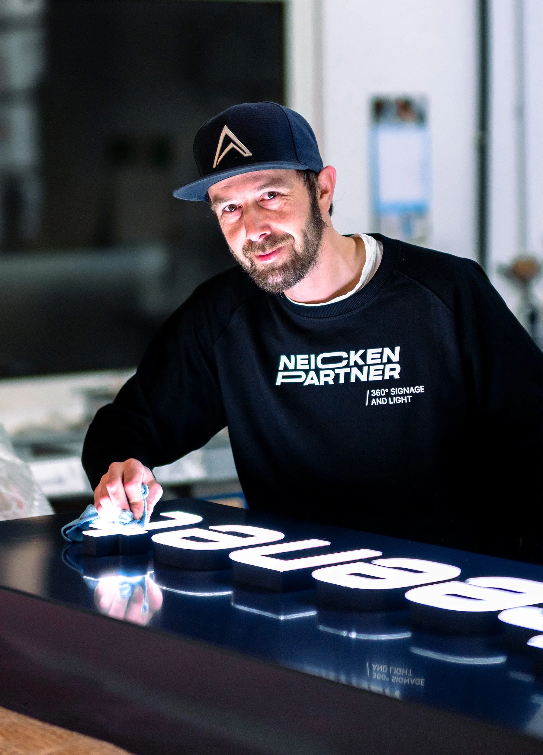 Nico Qualitätssicherung Werbeanlage.jpg