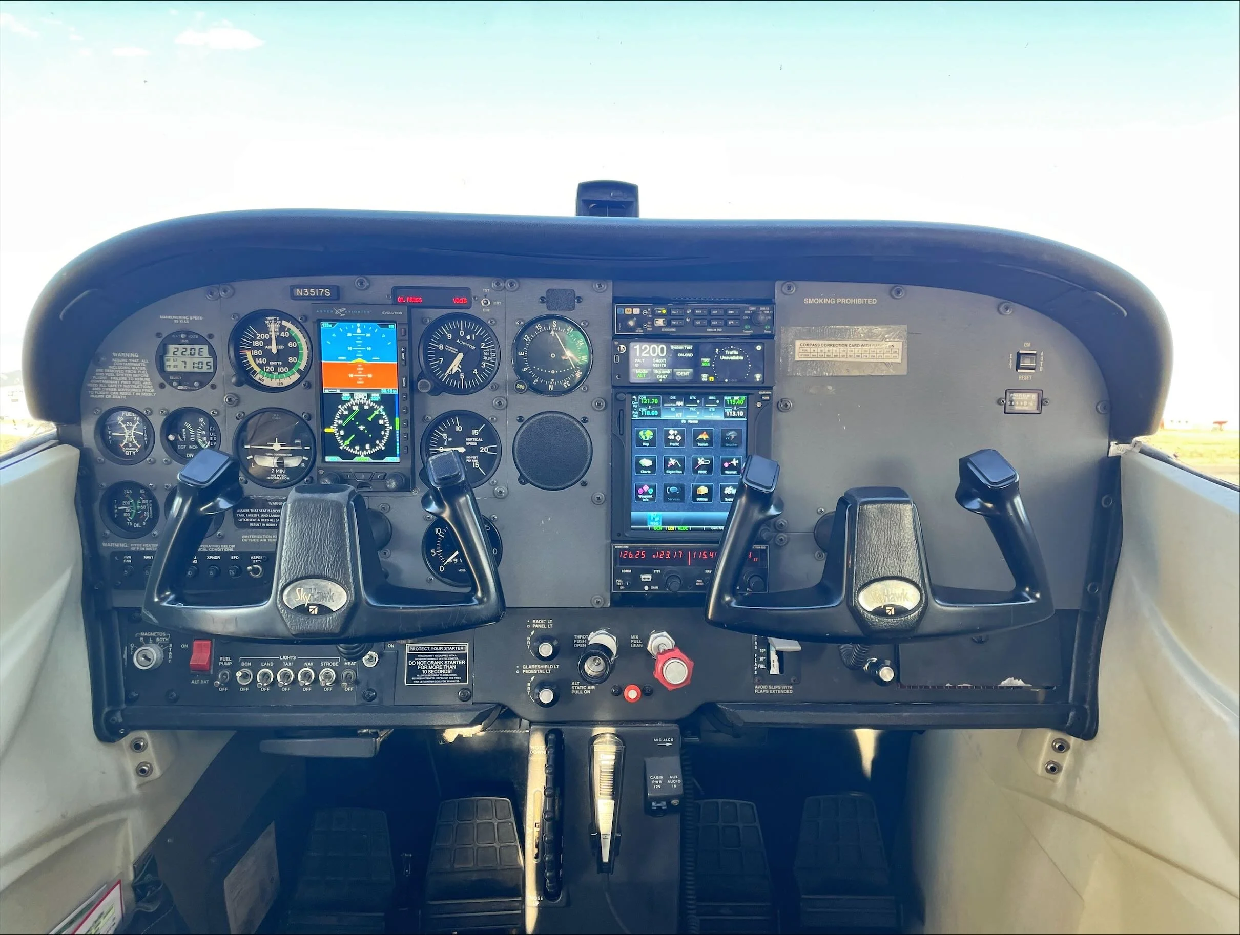 N3517S_Interior.jpg