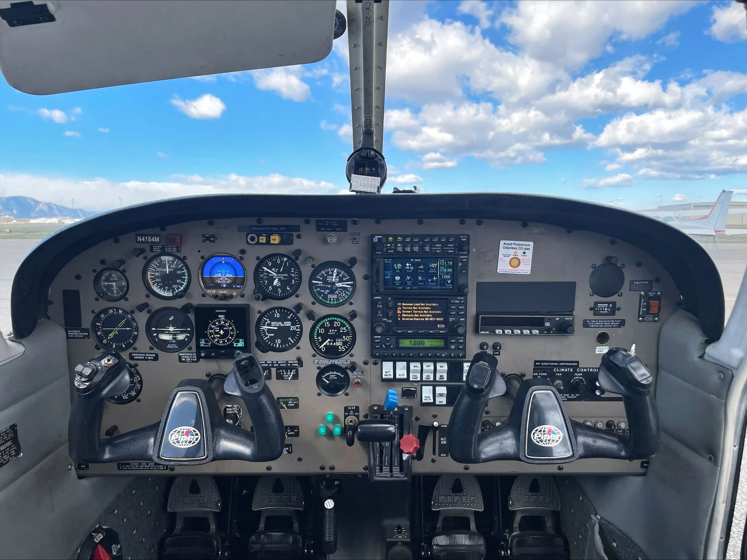 N4184M_Interior.jpg